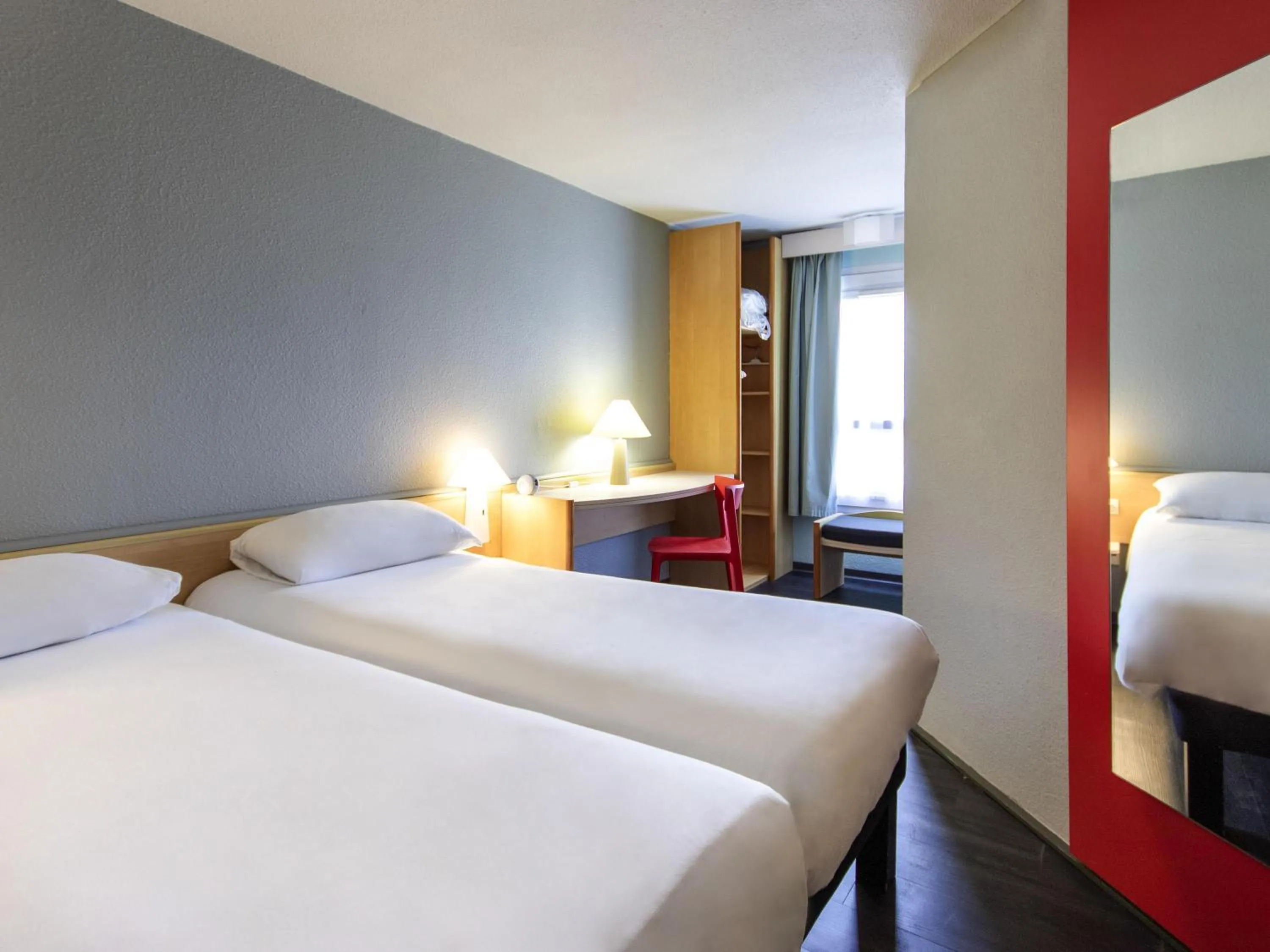 Bedroom, Bed in ibis Rochefort