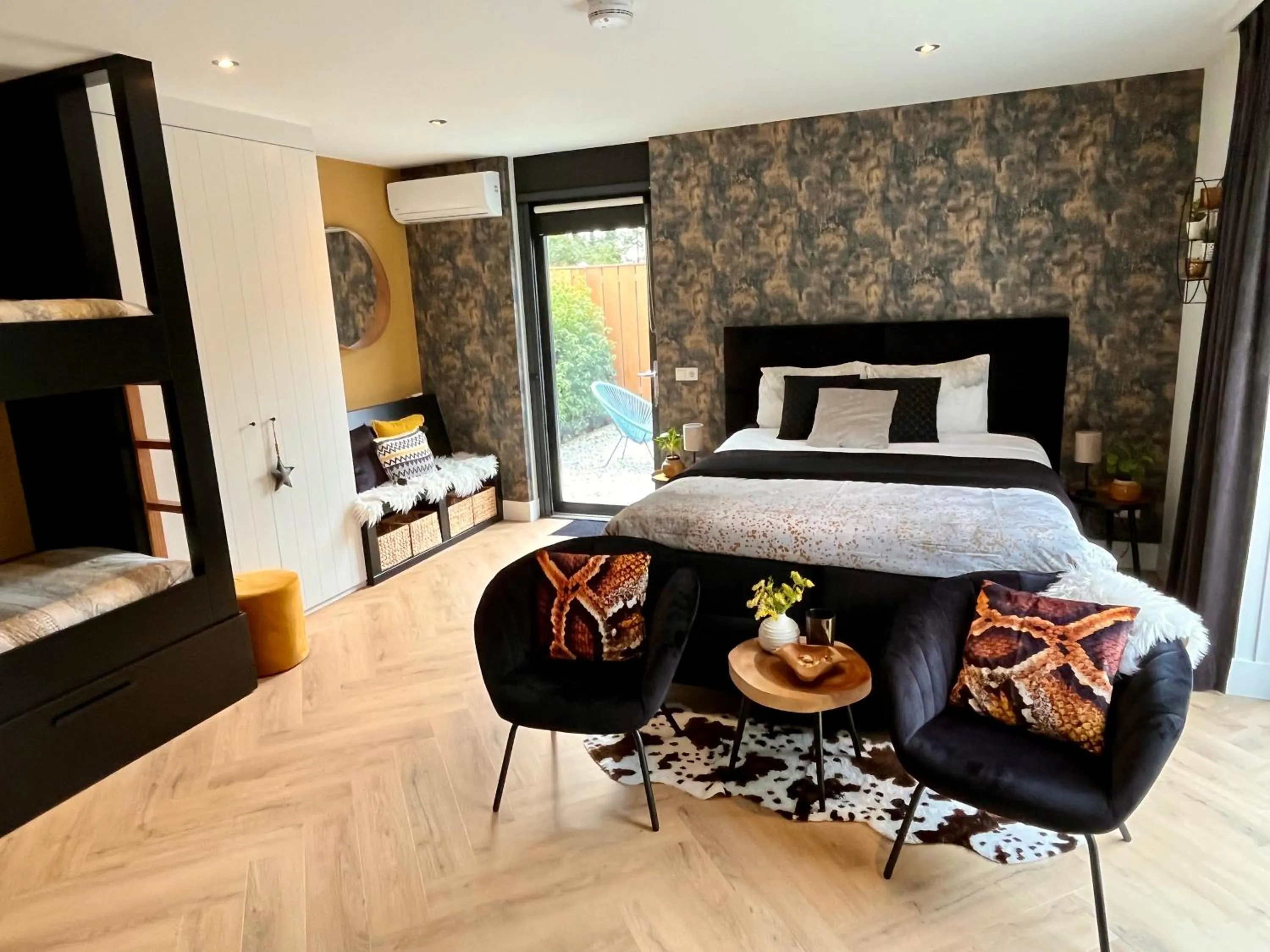 Bed in DreamZzz Boutique B&B Kaatsheuvel