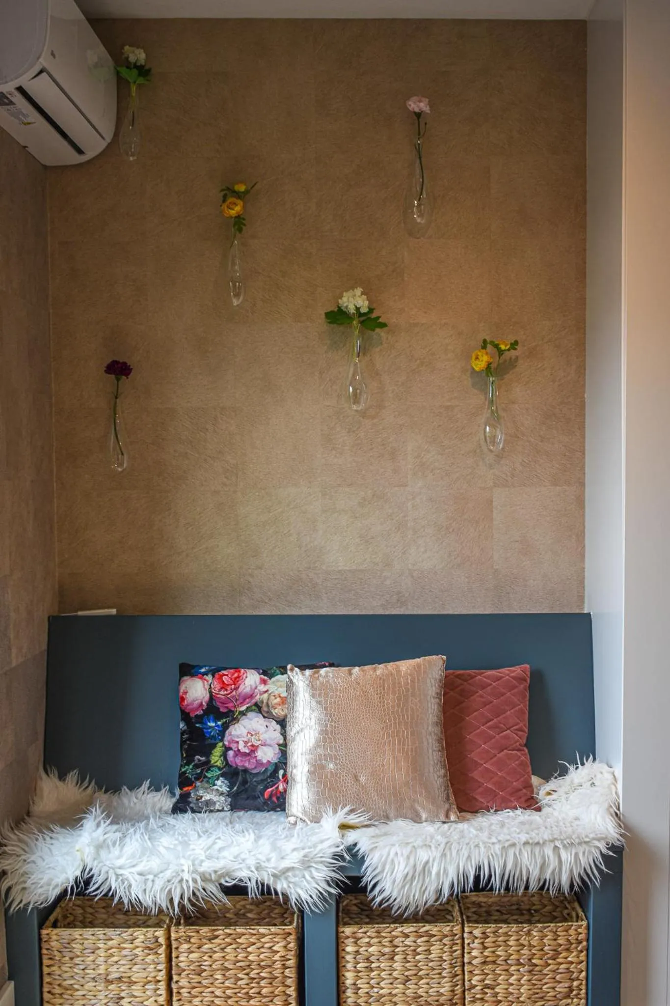 Seating area, Bed in DreamZzz Boutique B&B Kaatsheuvel