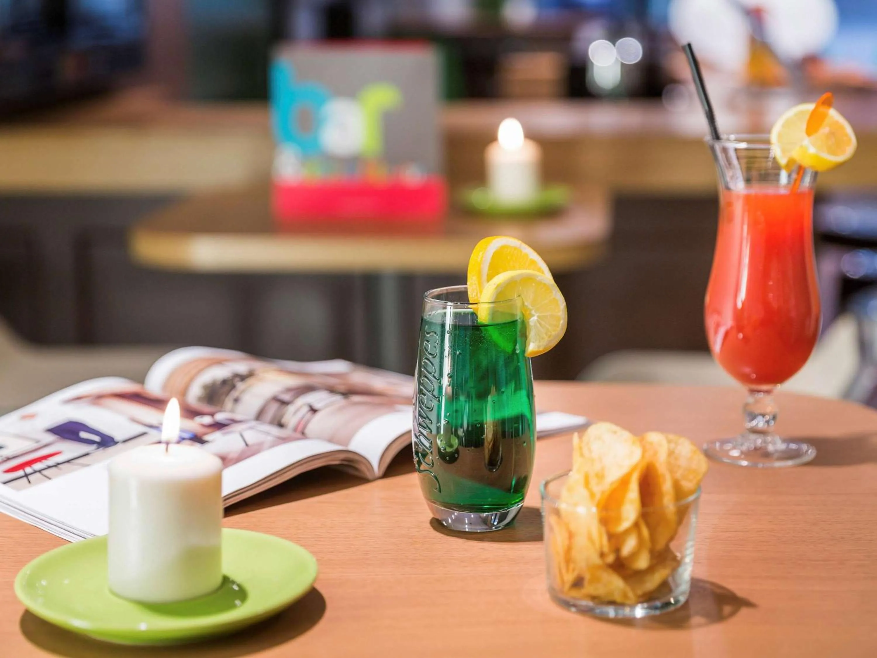 Lounge or bar, Drinks in ibis Styles Toulouse Centre Gare