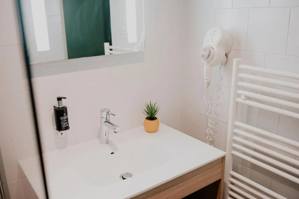 Bathroom in Matabi Hotel Toulouse Gare by HappyCulture
