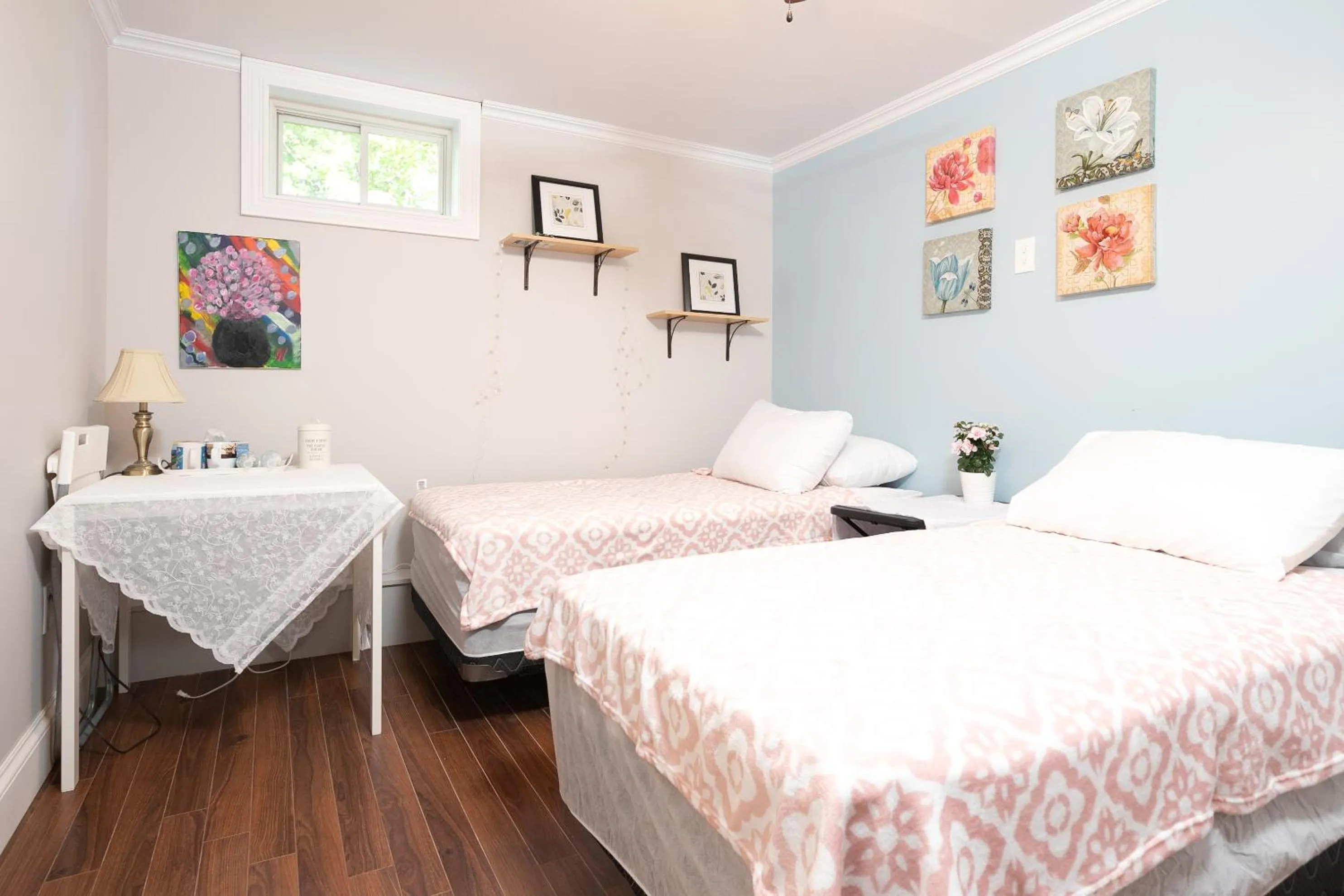 Bedroom in Lily's garden