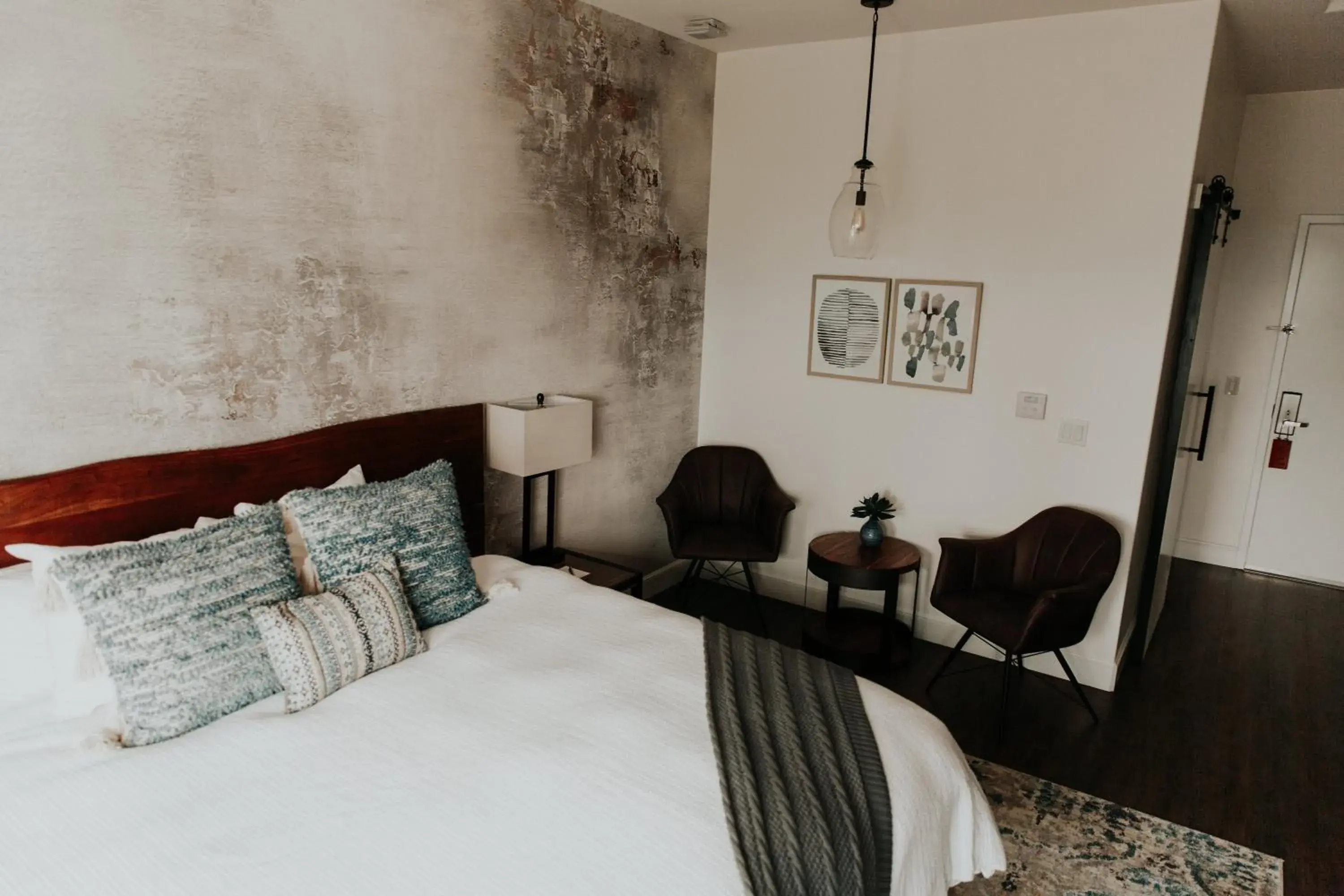 King Room with Balcony in Wine Stone Inn King Room with Balcony in Wine Stone Inn