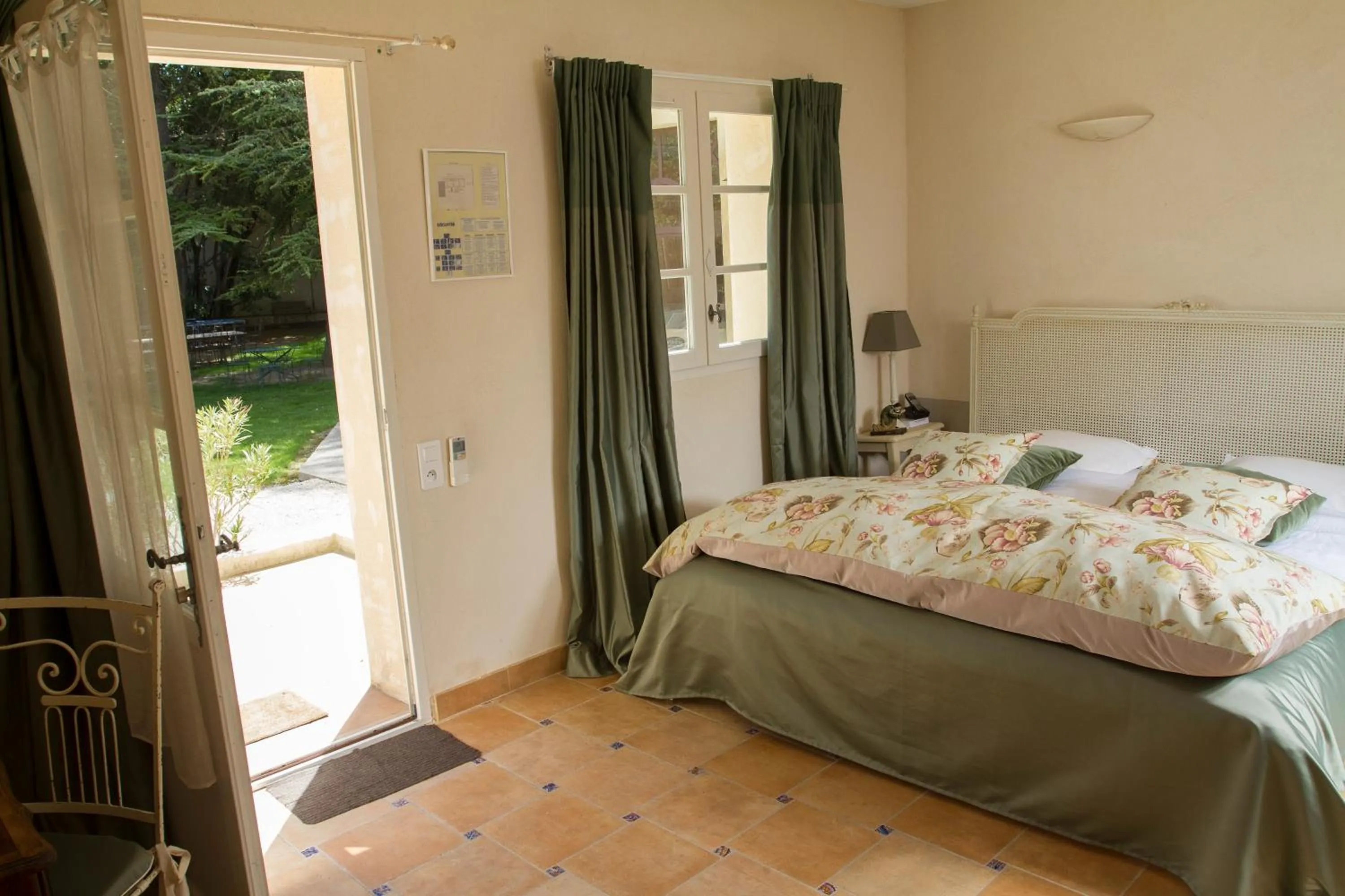 Bedroom, Bed in Domaine Des Escaunes