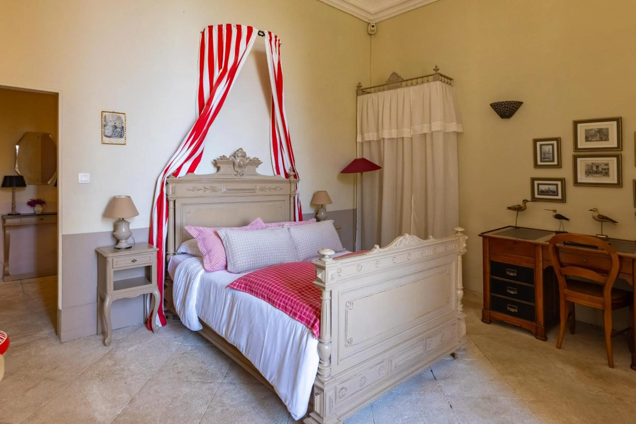 Bed in Domaine Des Escaunes