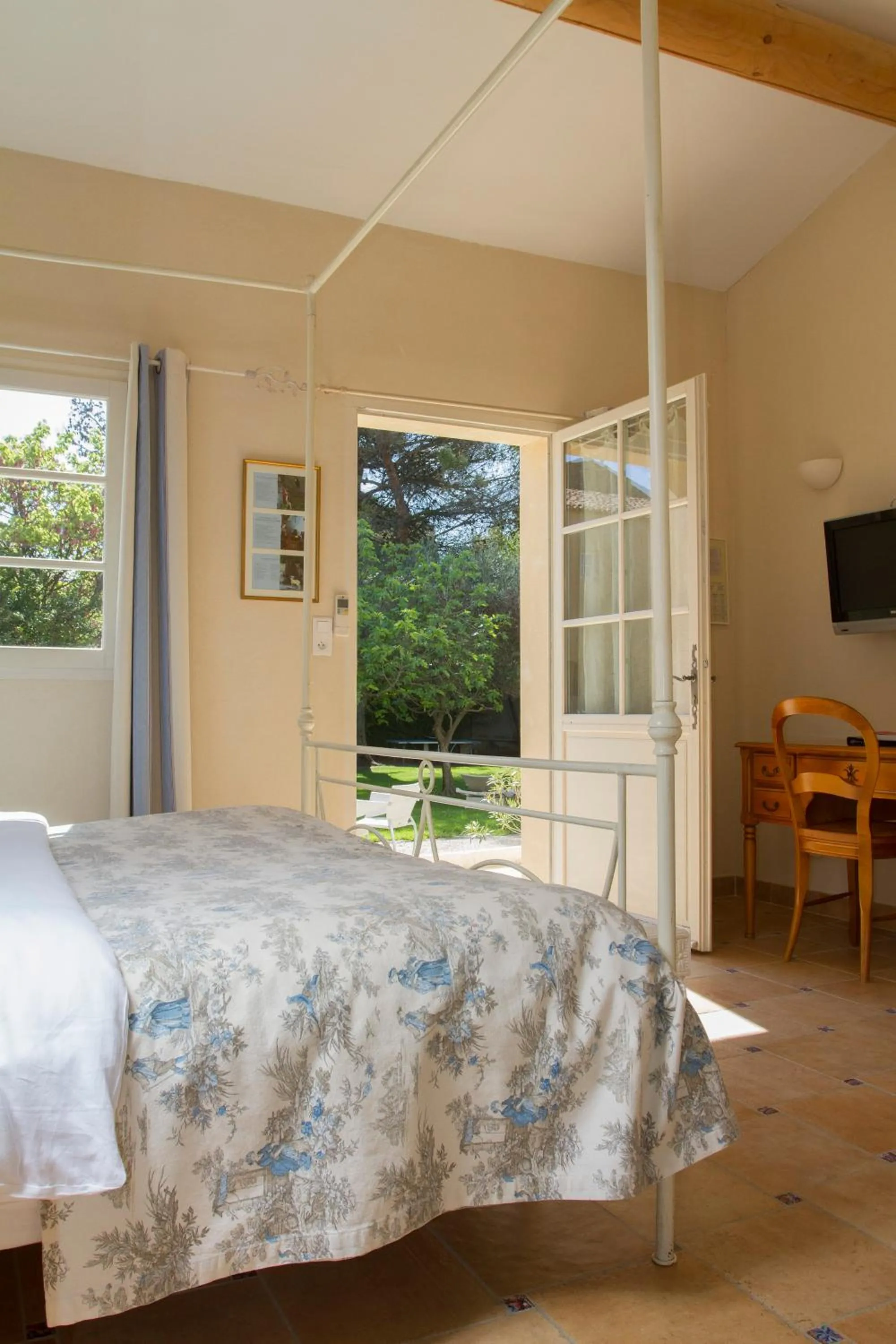 Bed in Domaine Des Escaunes