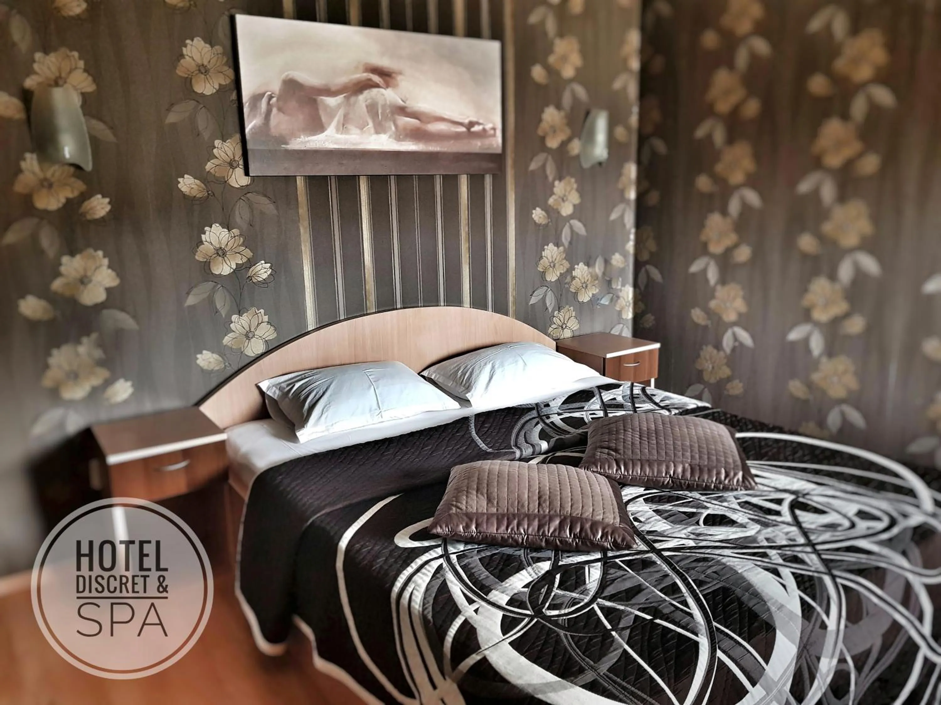 Photo of the whole room, Bed in Discret Hotel & Restaurant