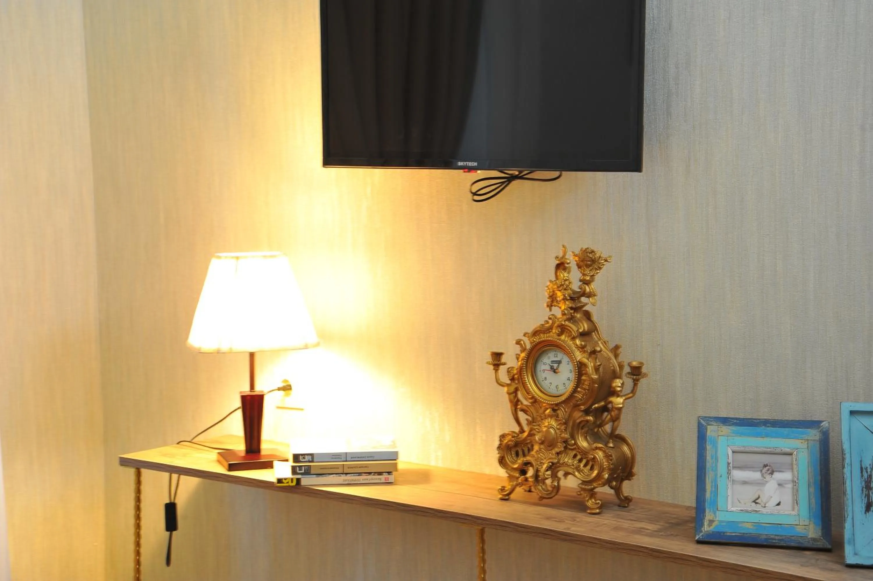 Street view in Brickwall Tbilisi-Tbilisi vibe