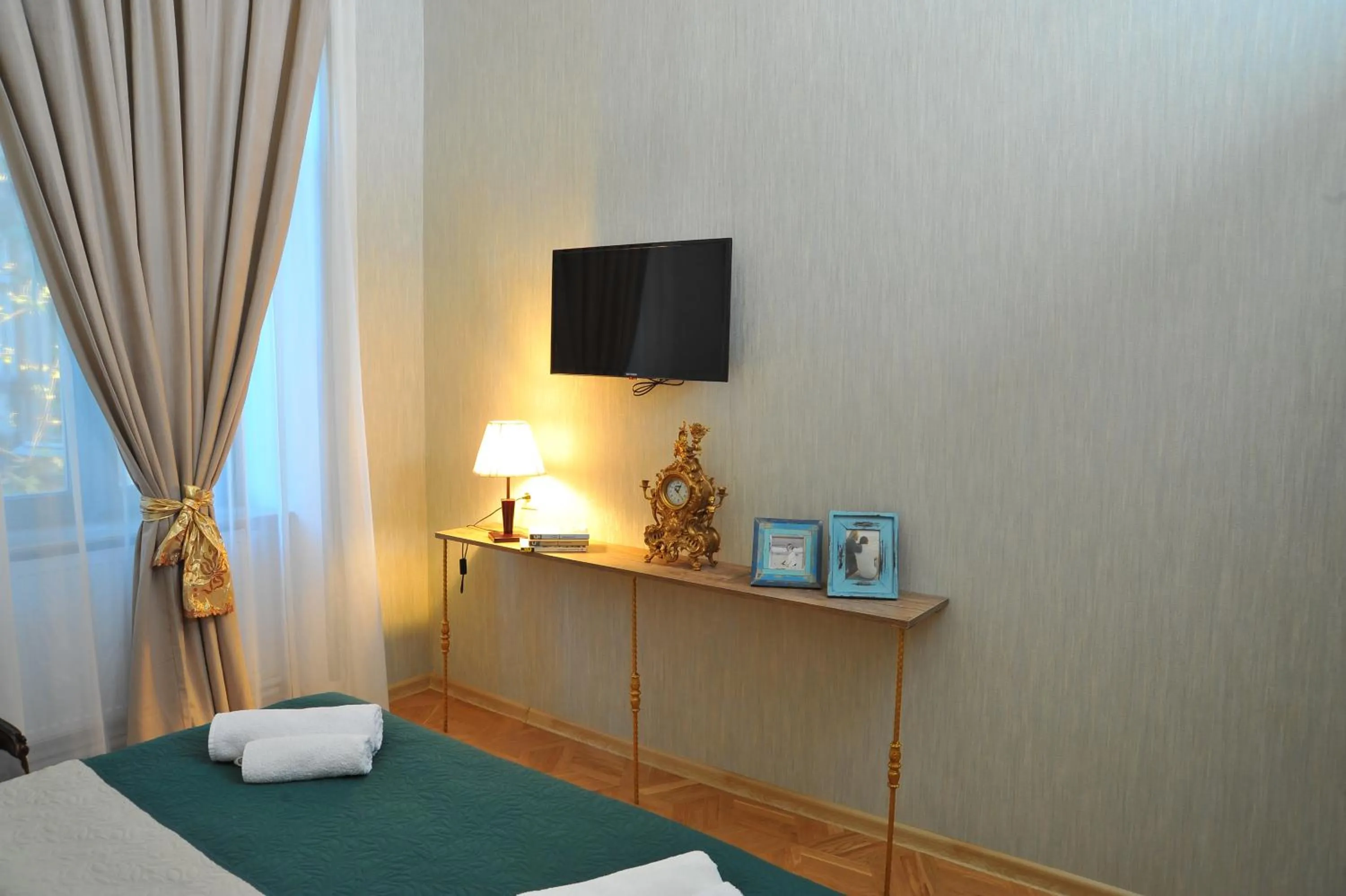 People, Bed in Brickwall Tbilisi-Tbilisi vibe