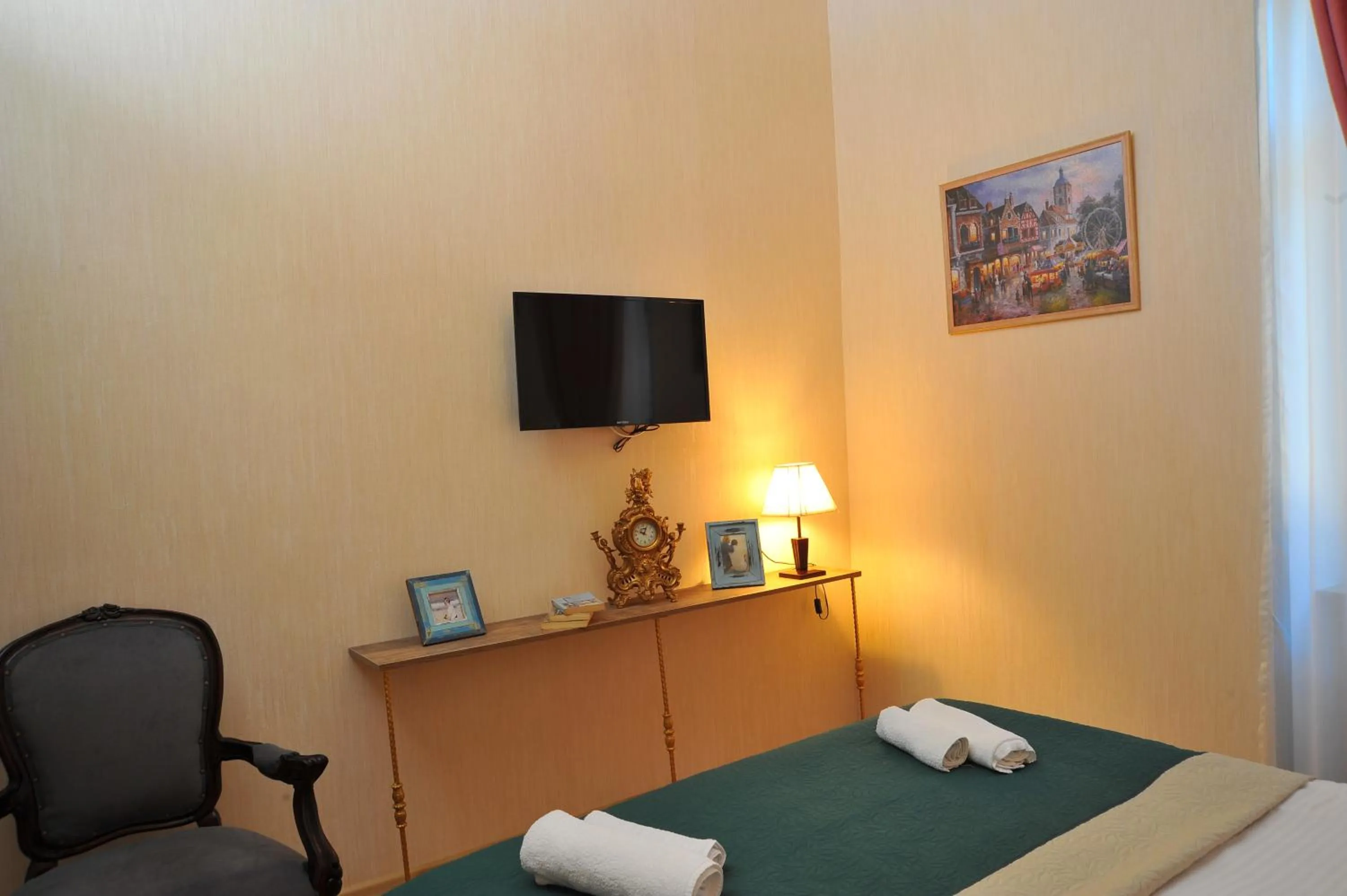 Bed in Brickwall Tbilisi-Tbilisi vibe