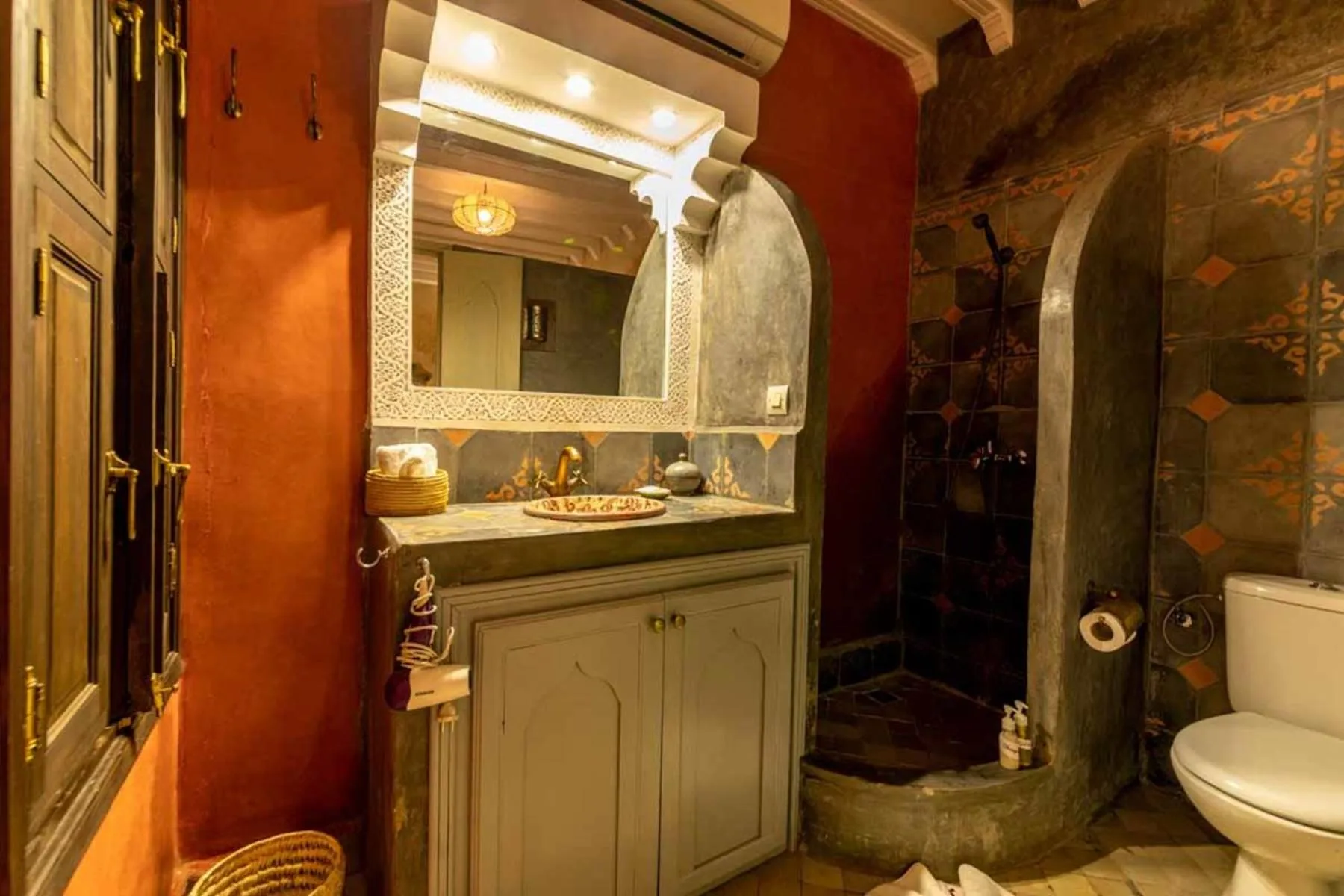 Shower in Riad 7 Saints