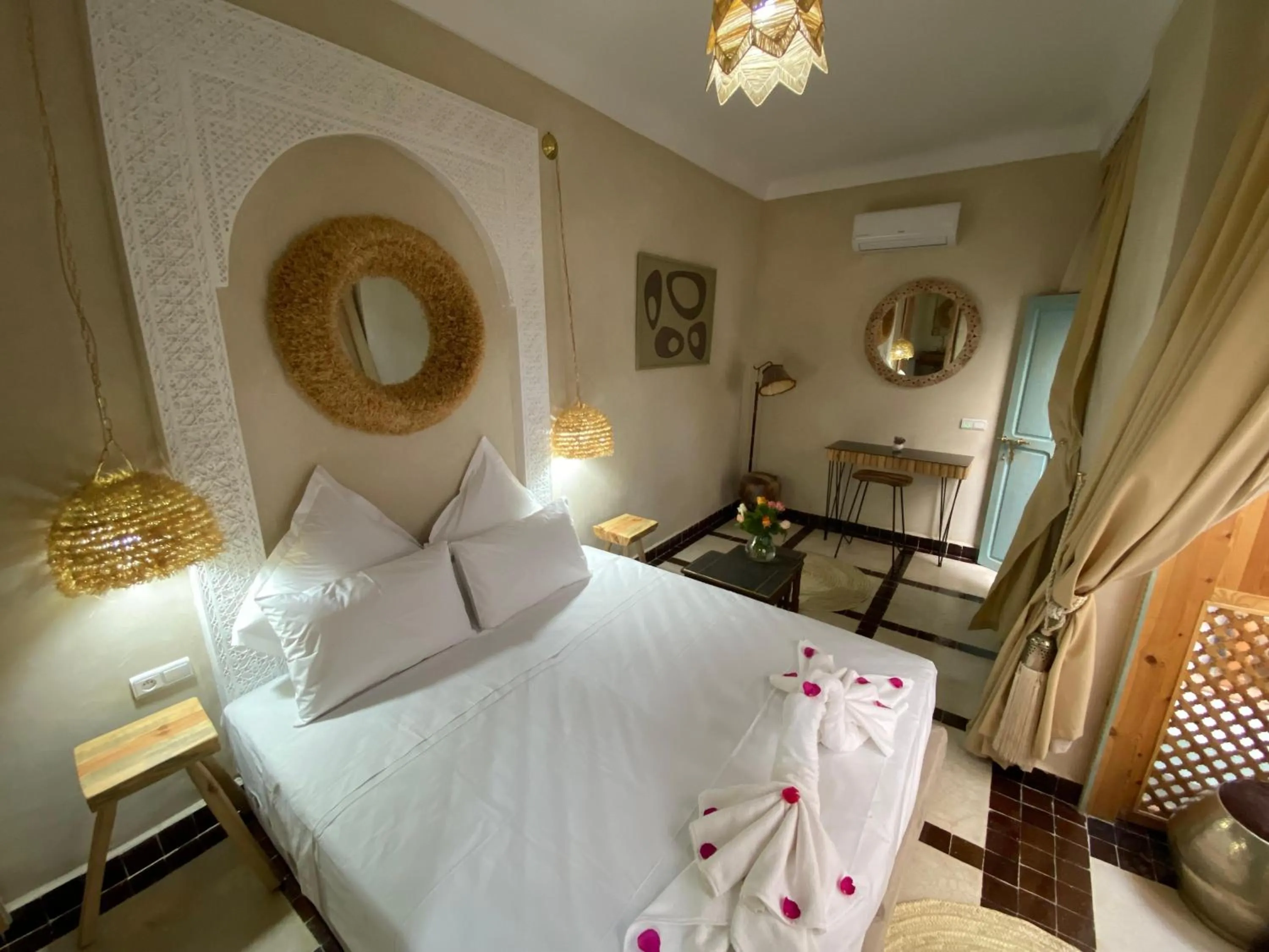 Bedroom, Bed in Riad 7 Saints