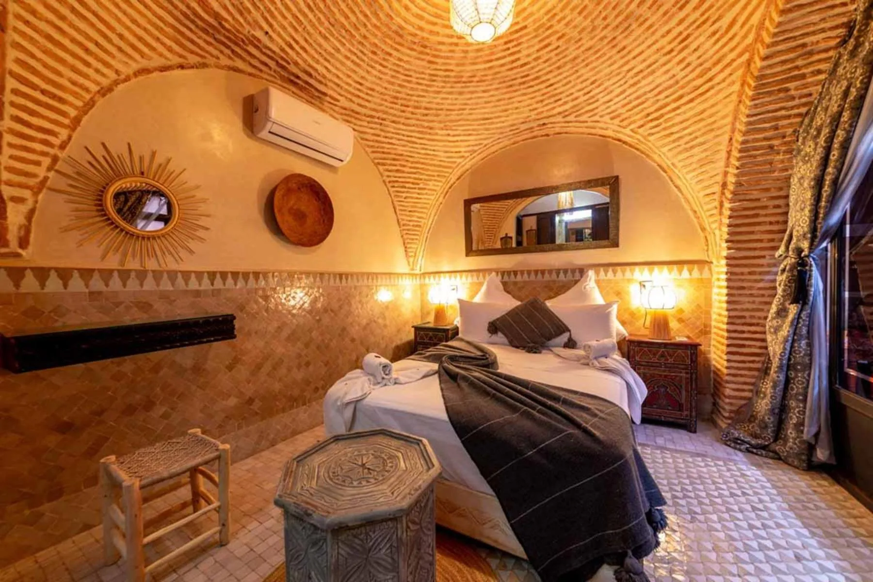 Bed in Riad 7 Saints