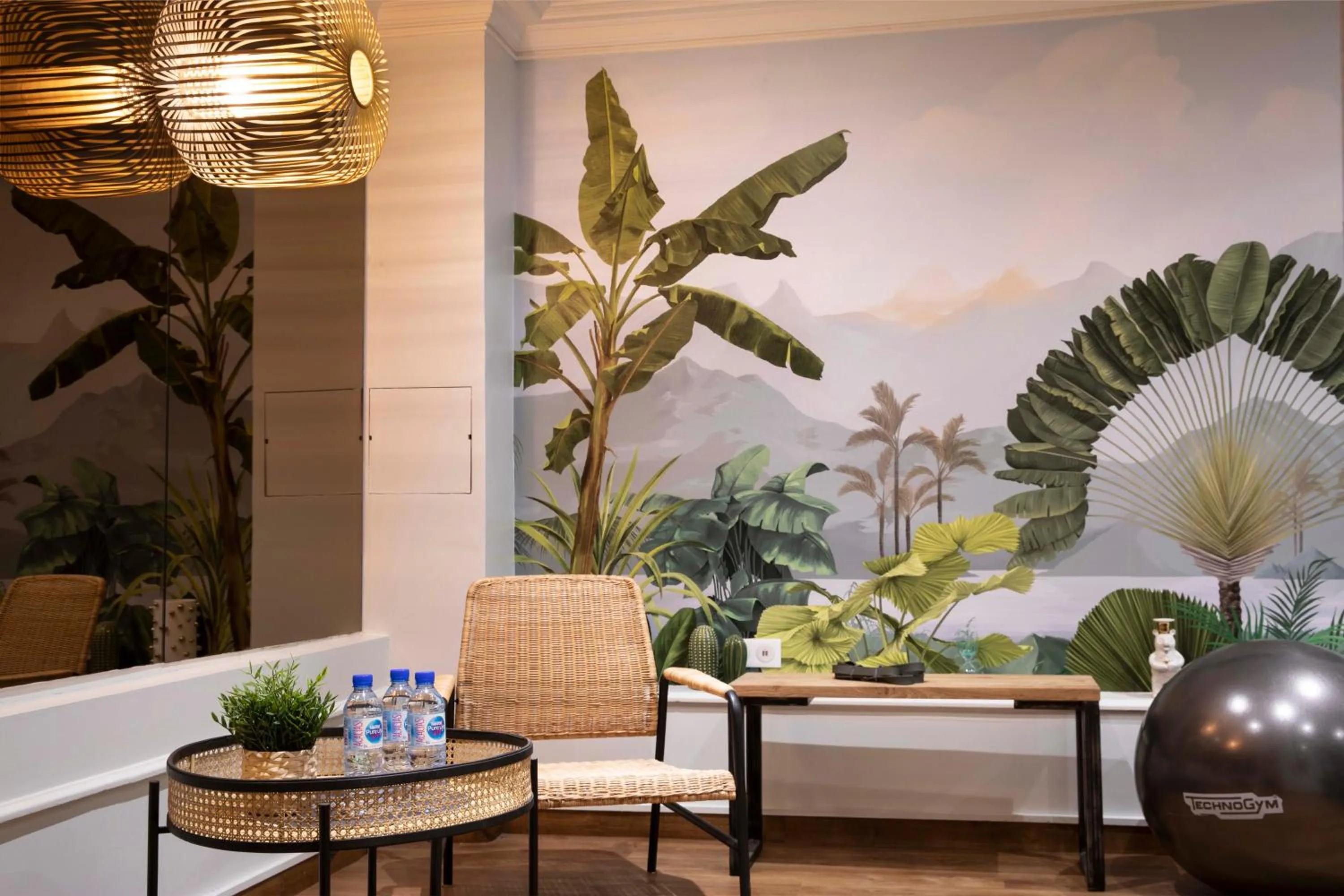 Fitness centre/facilities in Hôtel Eiffel Saint Charles