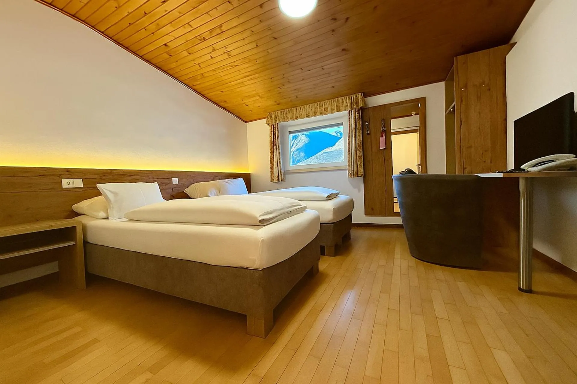 Photo of the whole room, Bed in Hotel Krone