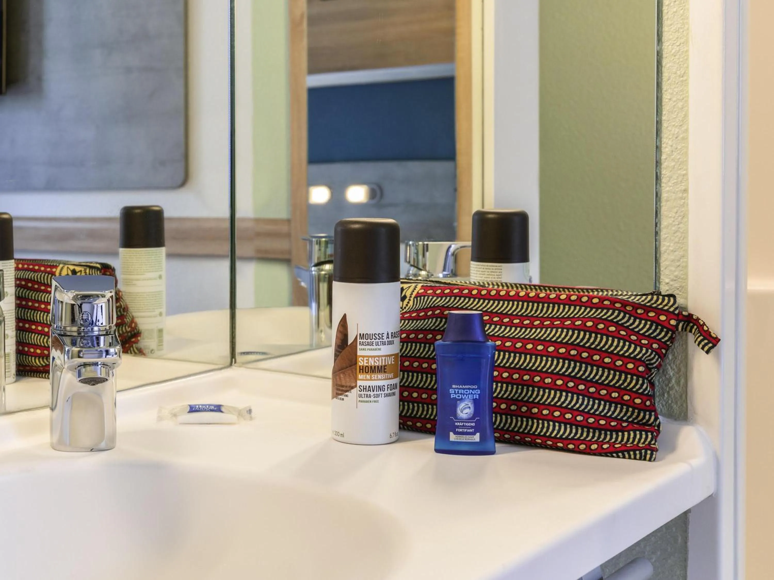 Bedroom in ibis budget Meudon Paris Ouest