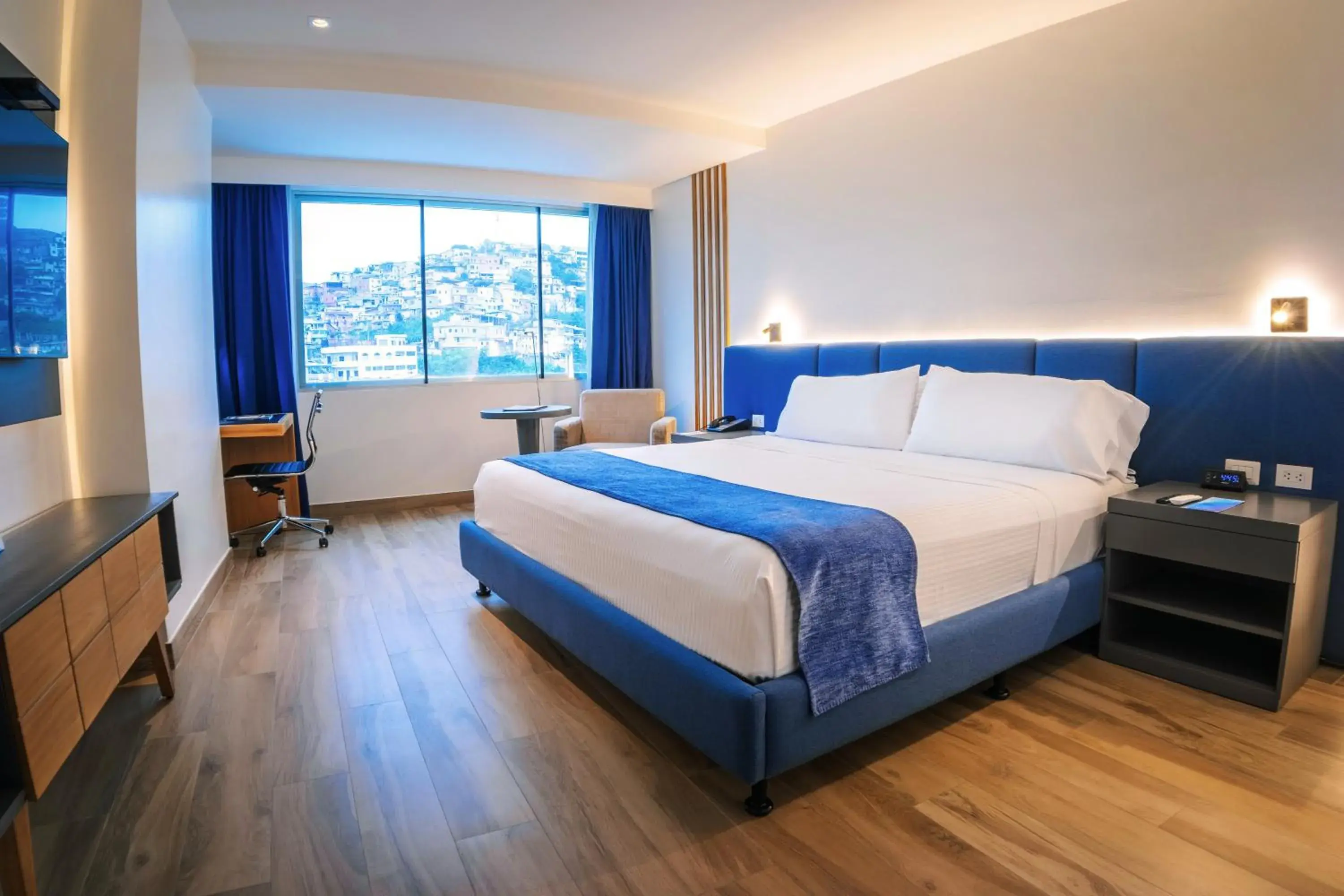 King Business Room with City View in Wyndham Guayaquil, Puerto Santa Ana King Business Room with City View in Wyndham Guayaquil, Puerto Santa Ana