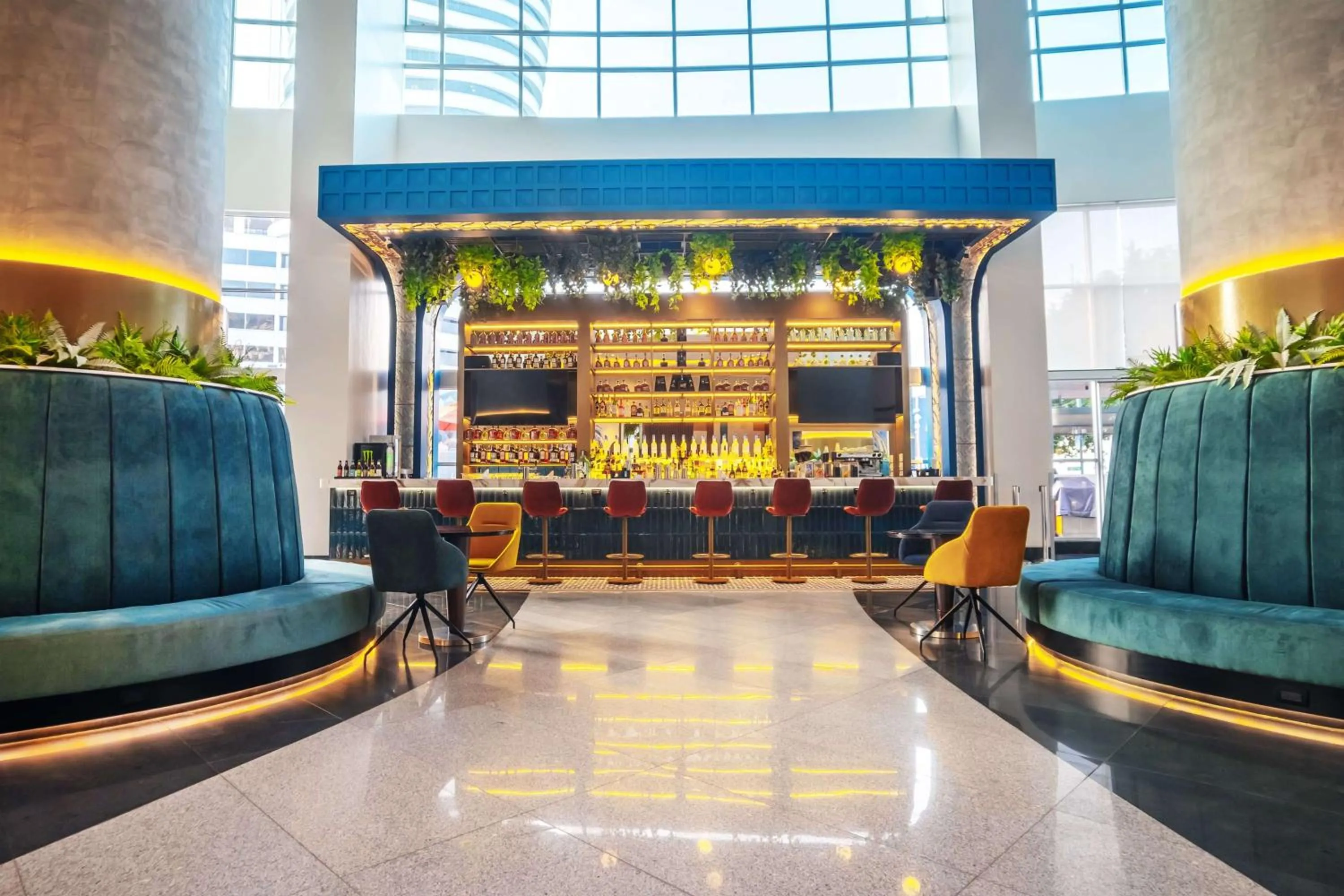 Lounge or bar in Wyndham Guayaquil, Puerto Santa Ana