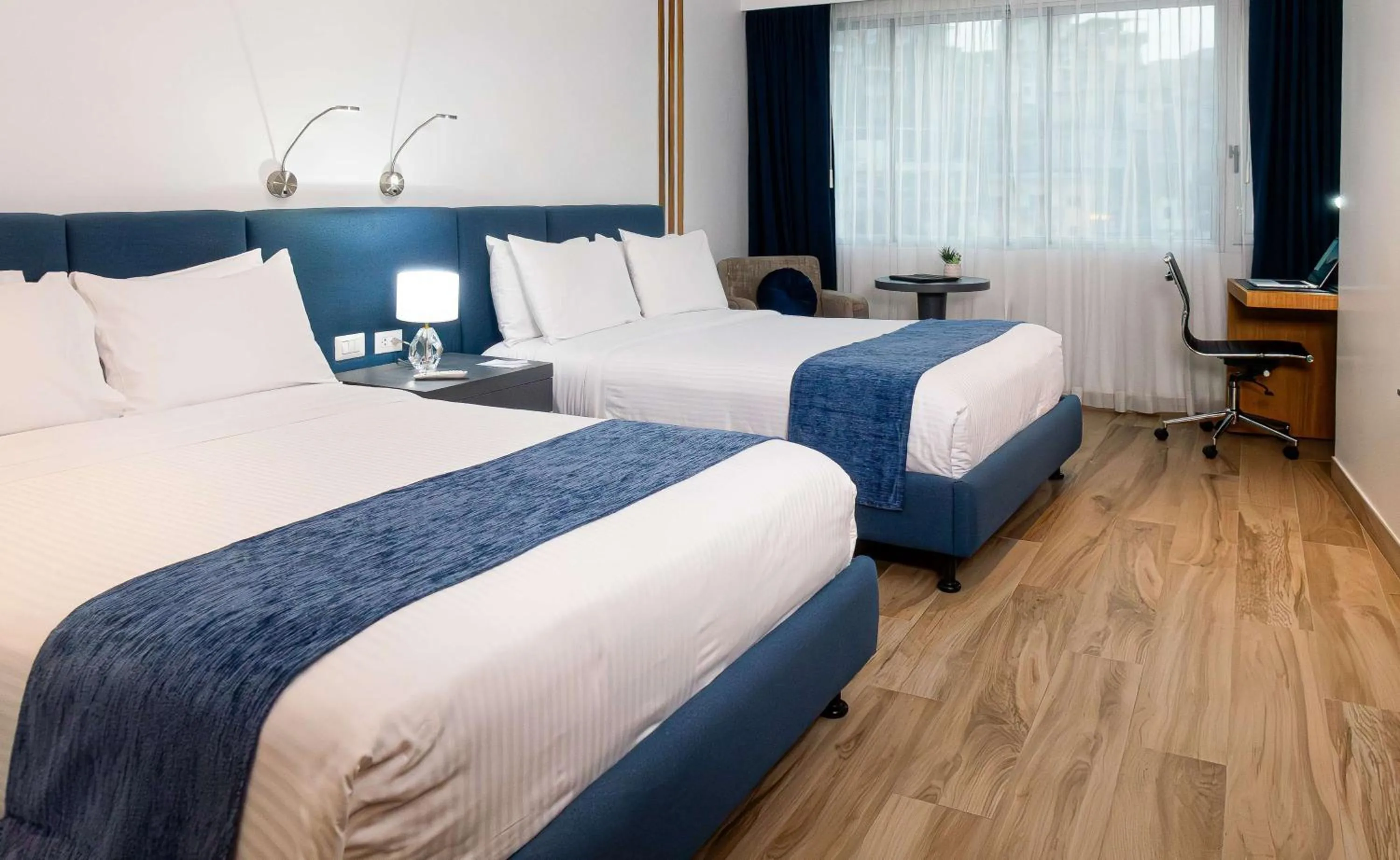 Bed in Wyndham Guayaquil, Puerto Santa Ana