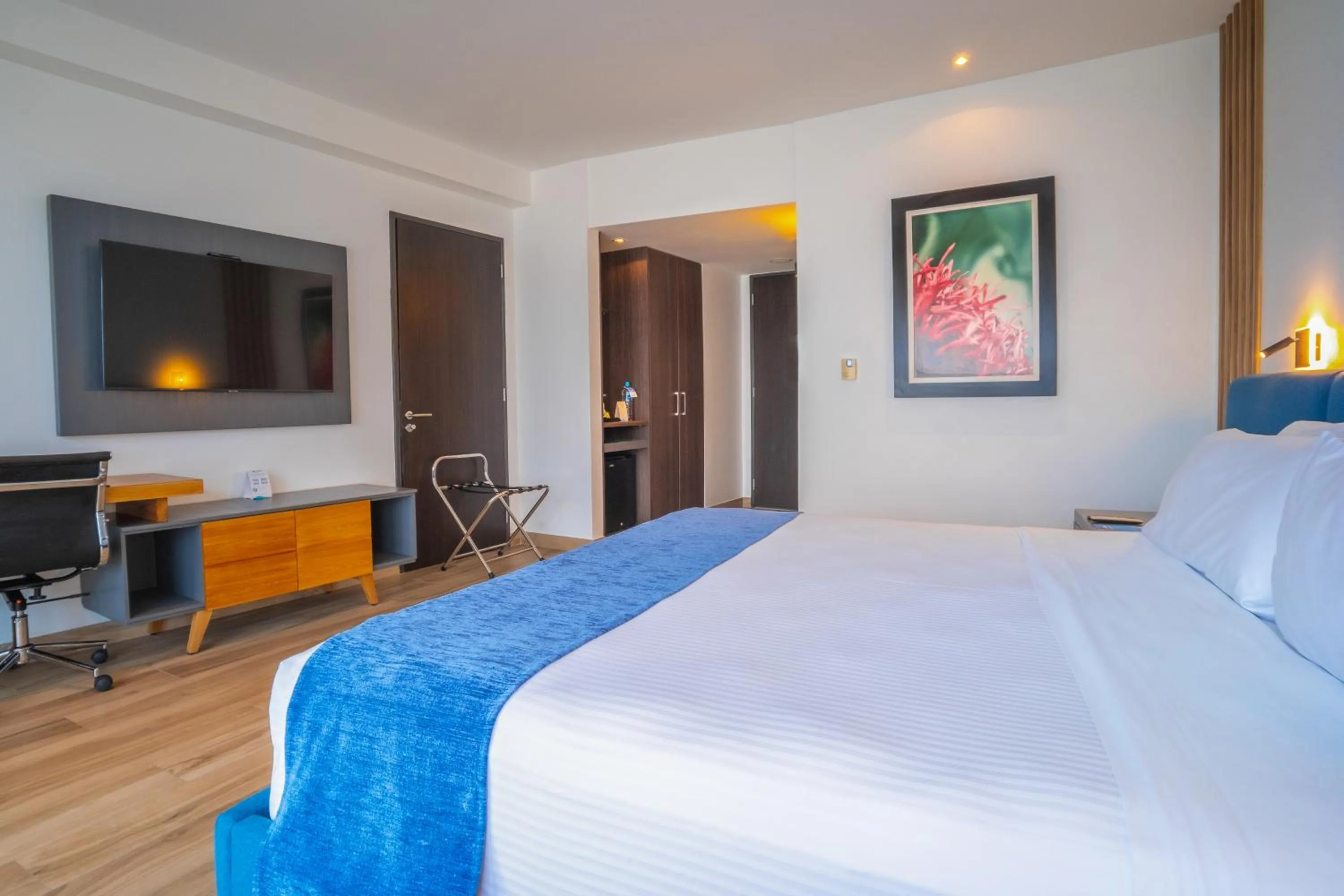 Bed in Wyndham Guayaquil, Puerto Santa Ana