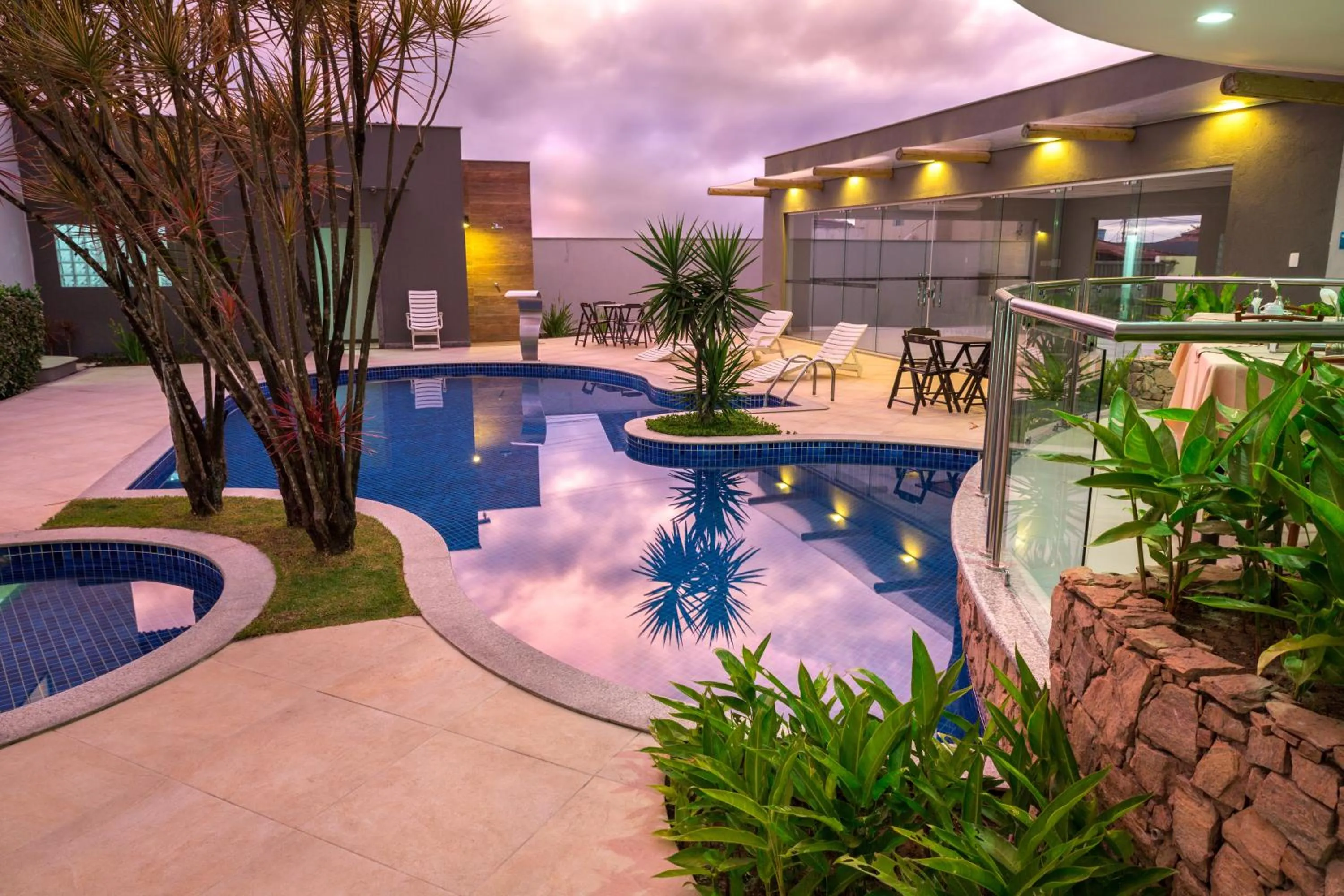 Swimming pool in Hotel Porto Napolis