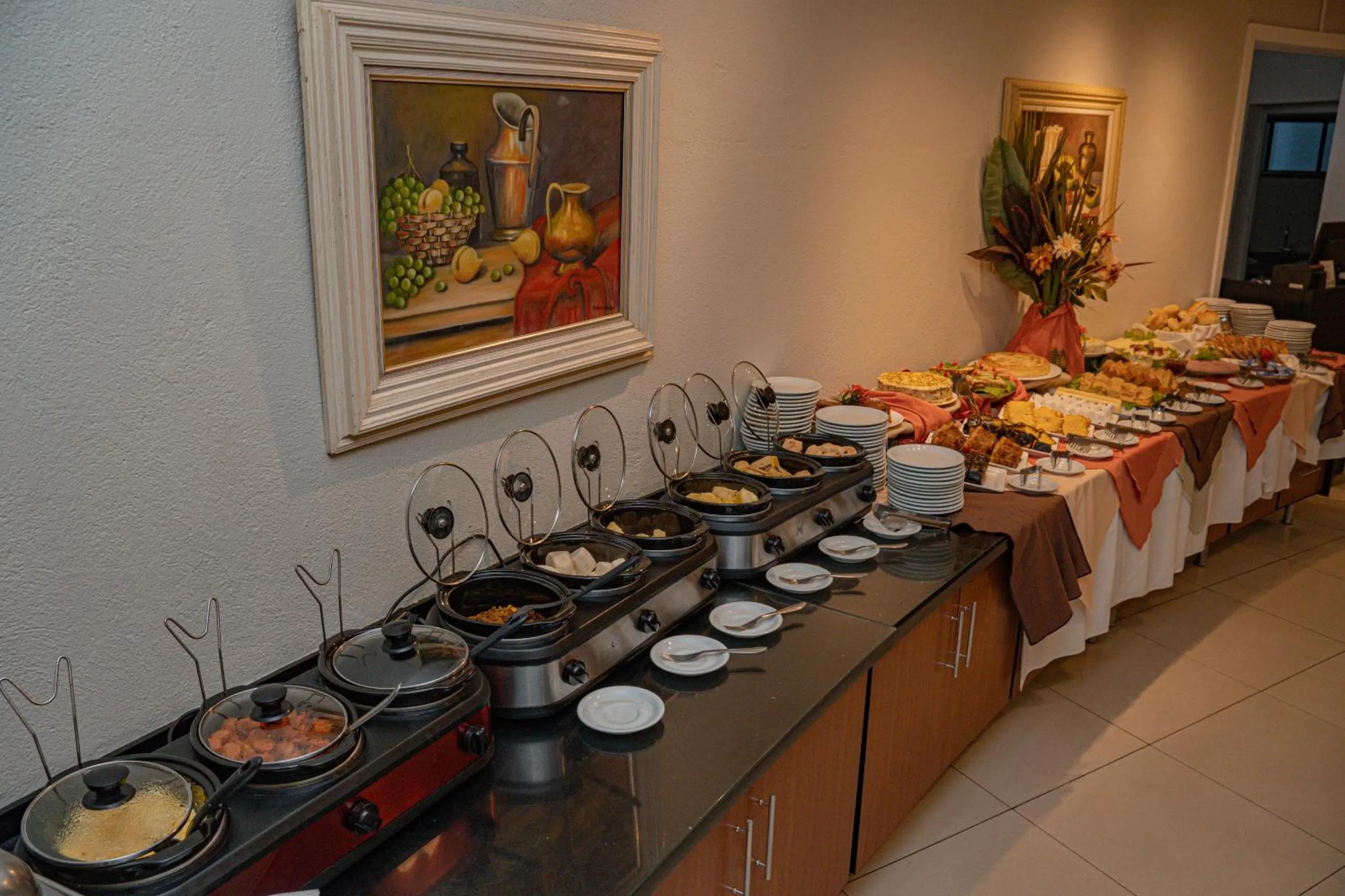 Restaurant/places to eat in Hotel Porto Napolis