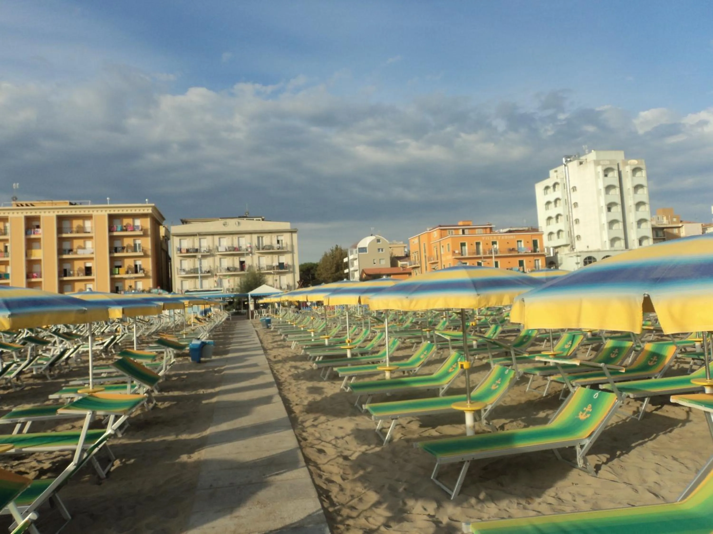 Day in Residence Roxy