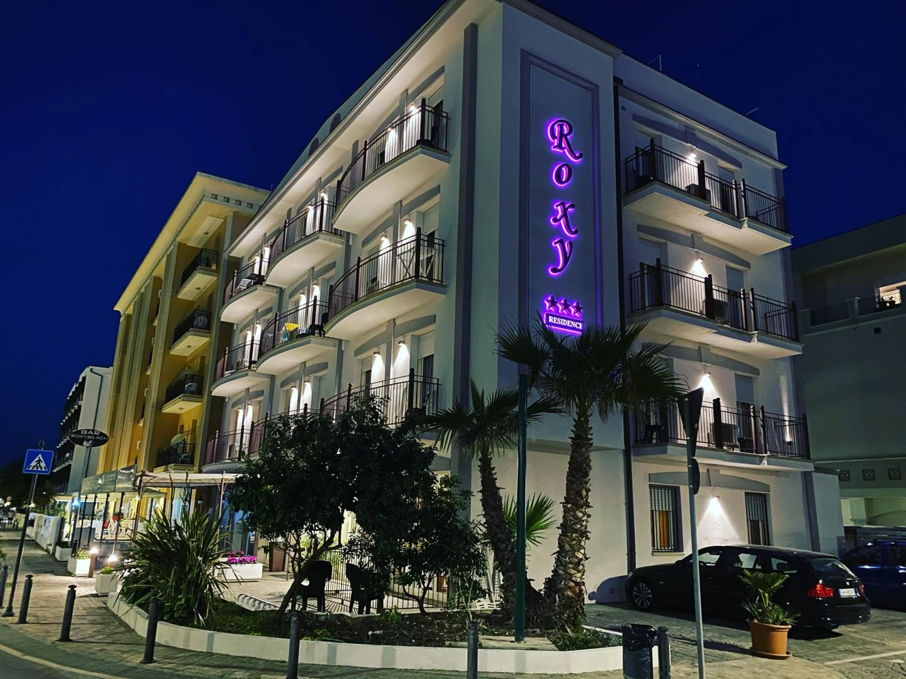 Property building in Residence Roxy