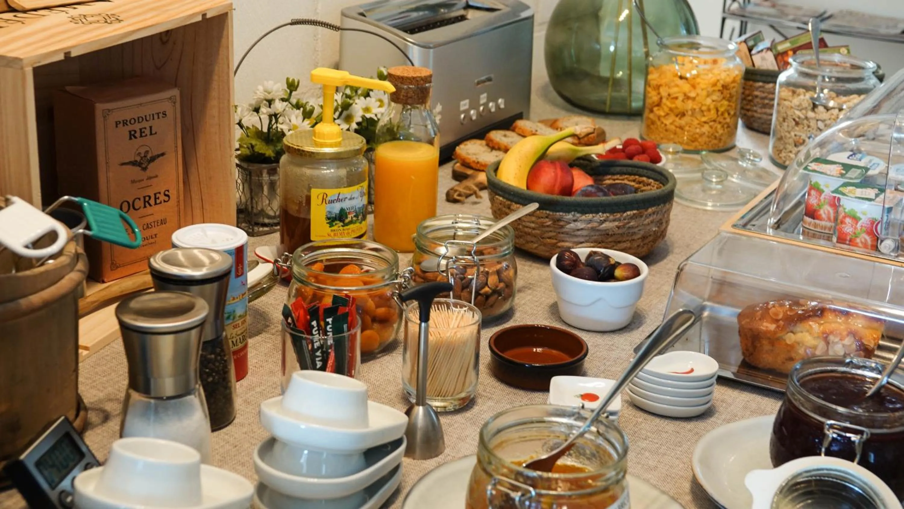 Breakfast in Mas des Marguerites