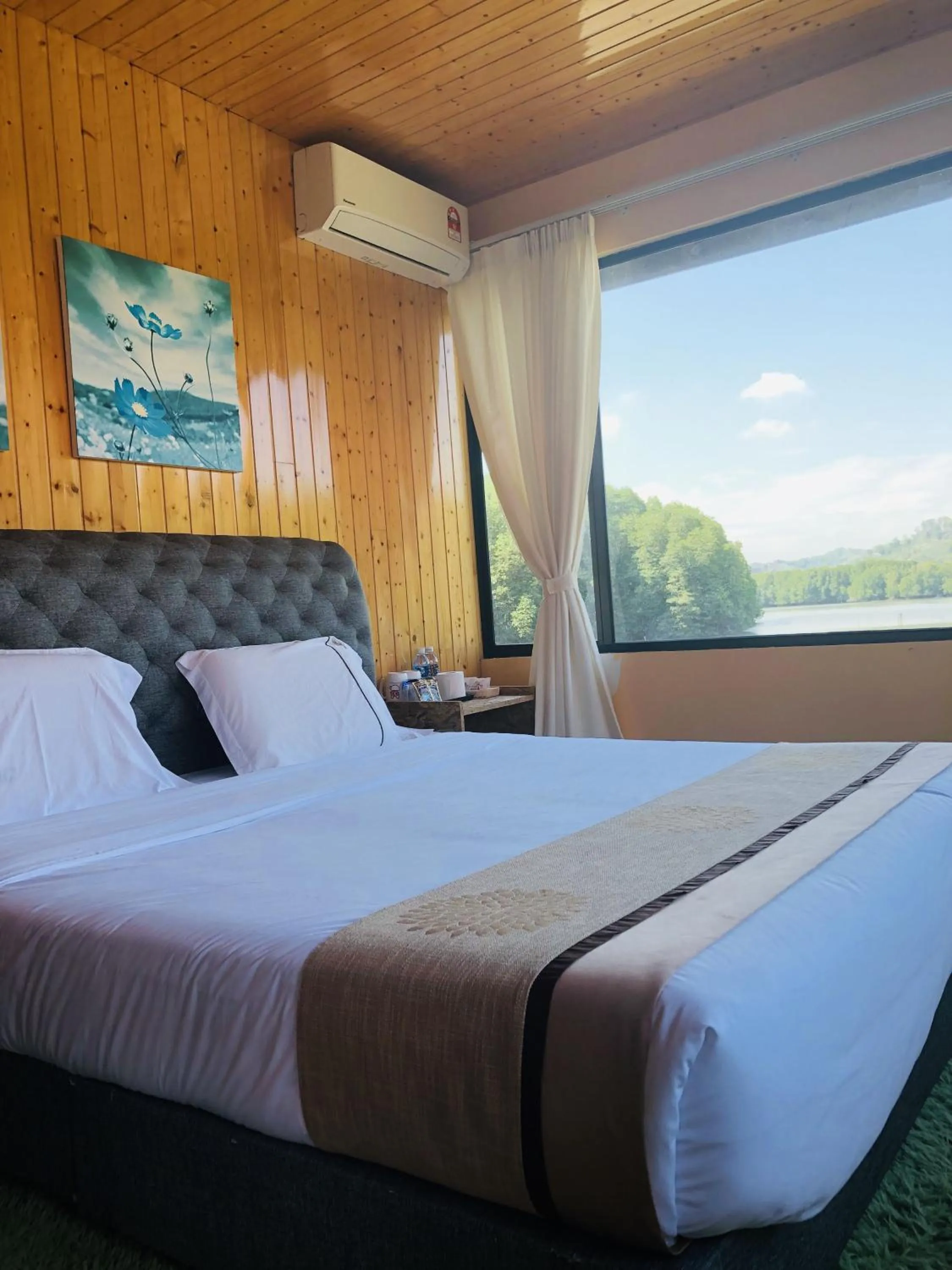 Bed in Gayang Friendly Water House Homestay