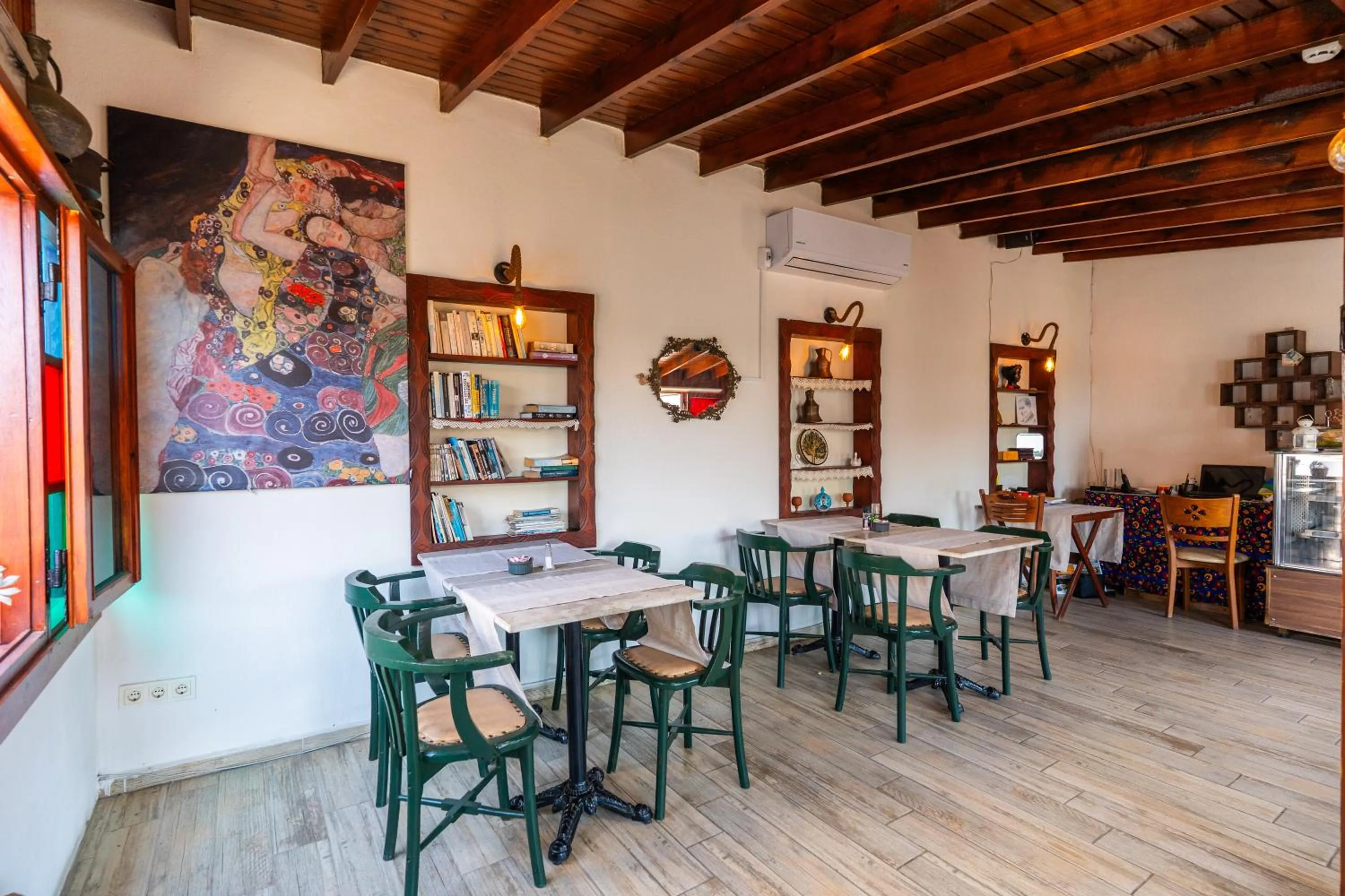 Patio in Amazon Petite Palace