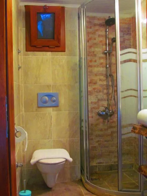 Amazon Petite Palace