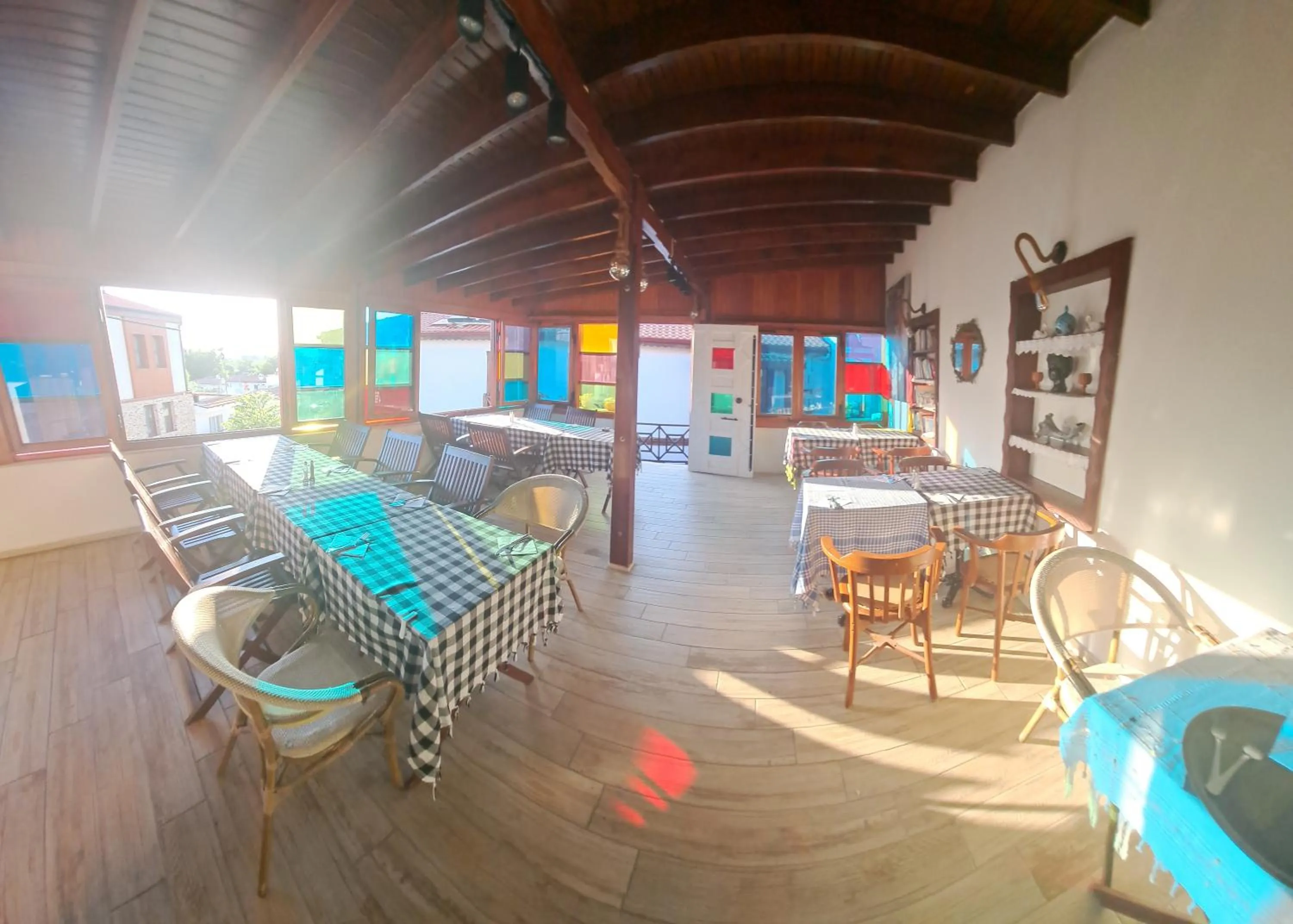 Restaurant/places to eat in Amazon Petite Palace