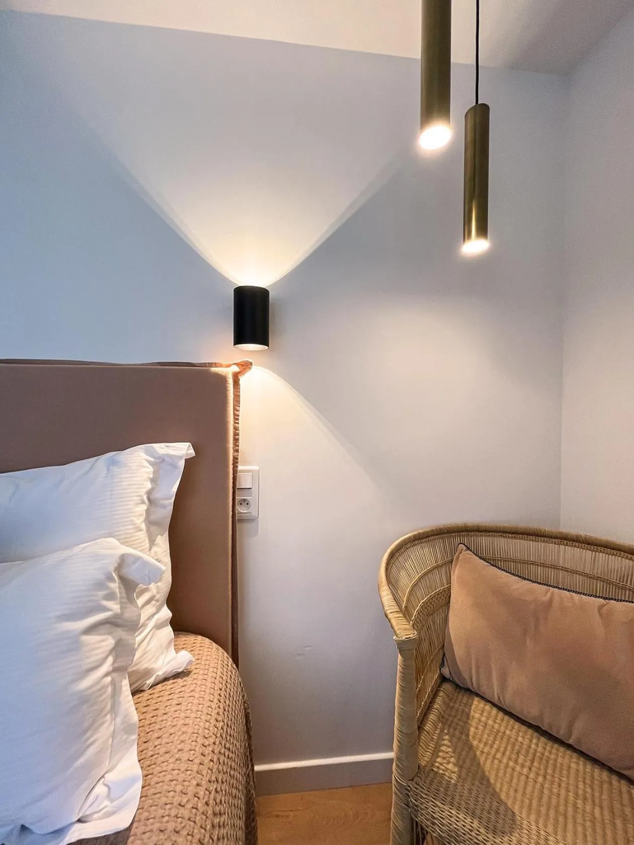 Bed in Hôtel du Commerce