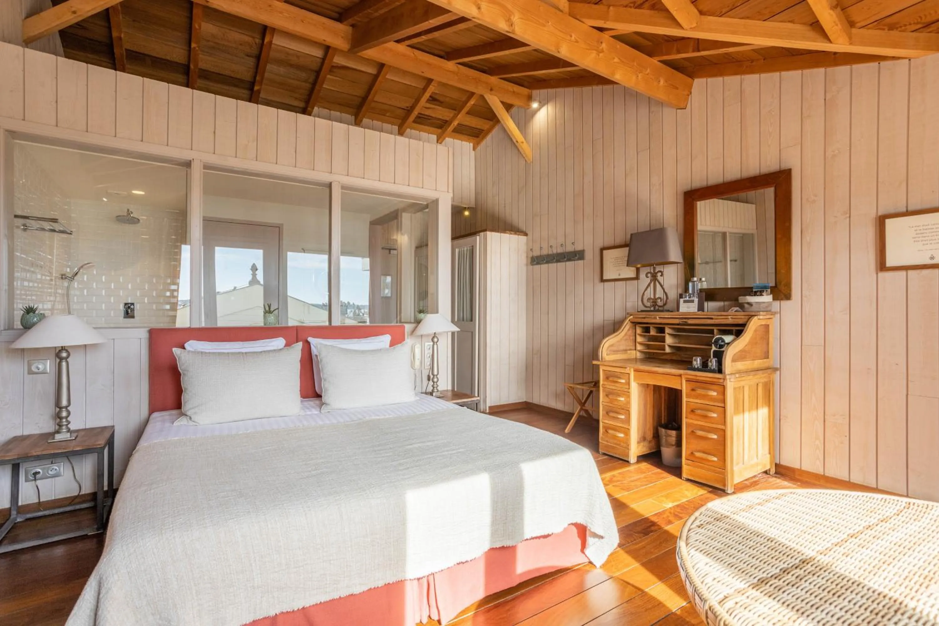 Photo of the whole room, Bed in Hôtel Côté Sable