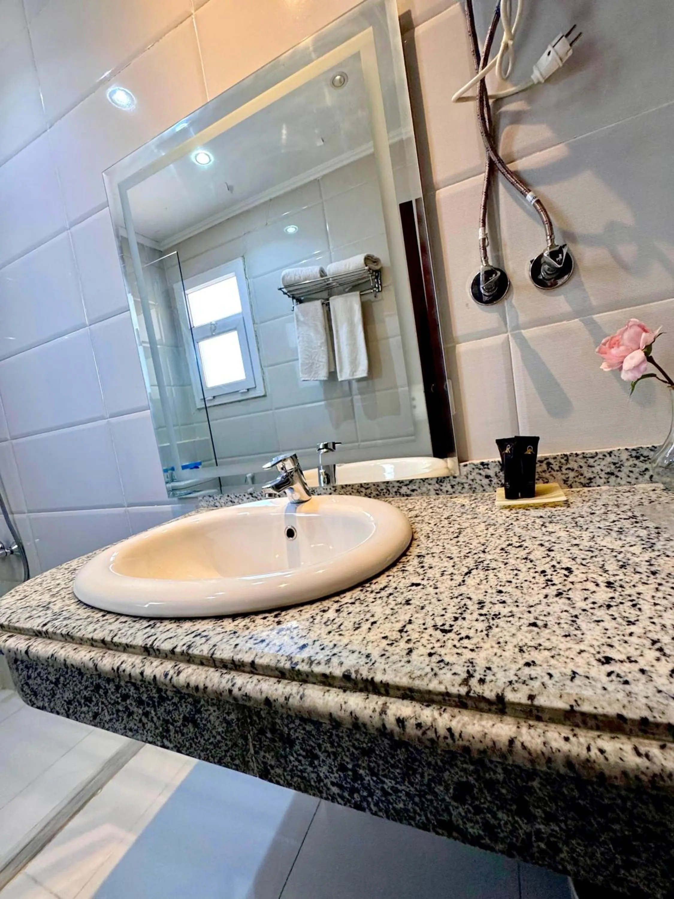 Shower in PYRAMIDS TOWER Inn