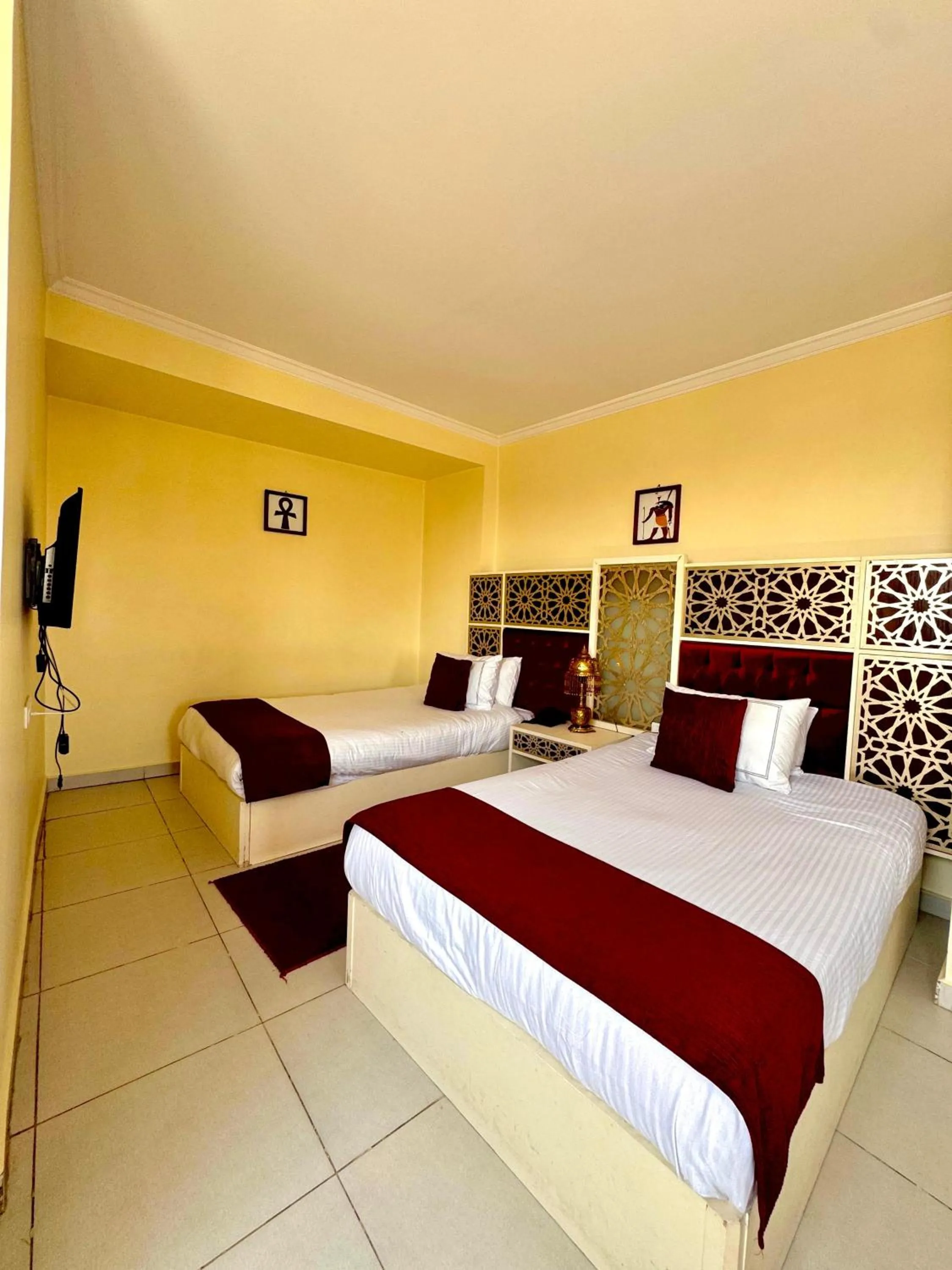 Photo of the whole room, Bed in PYRAMIDS TOWER Inn