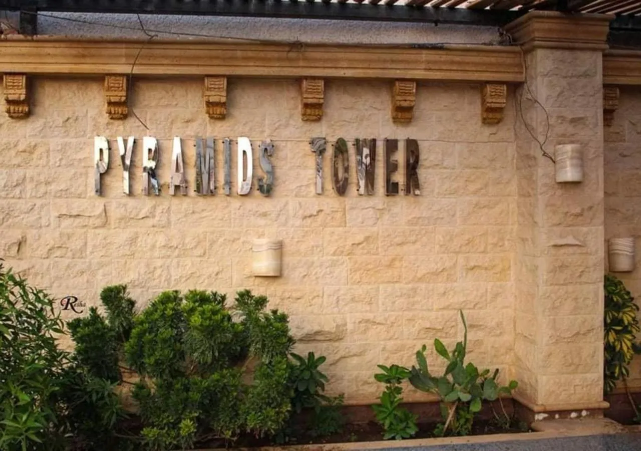 Day in PYRAMIDS TOWER Inn