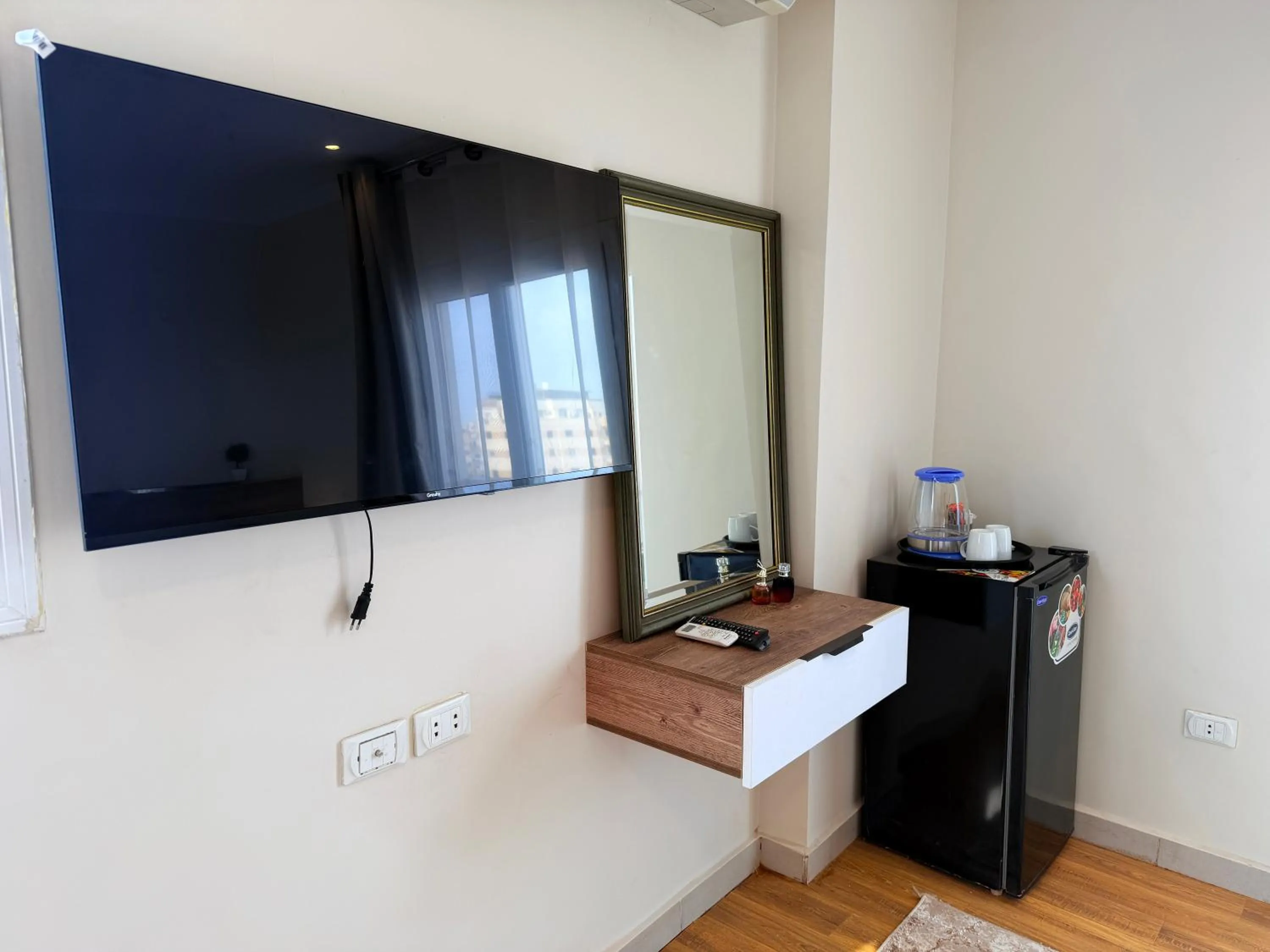 Eco green pyramids hotel