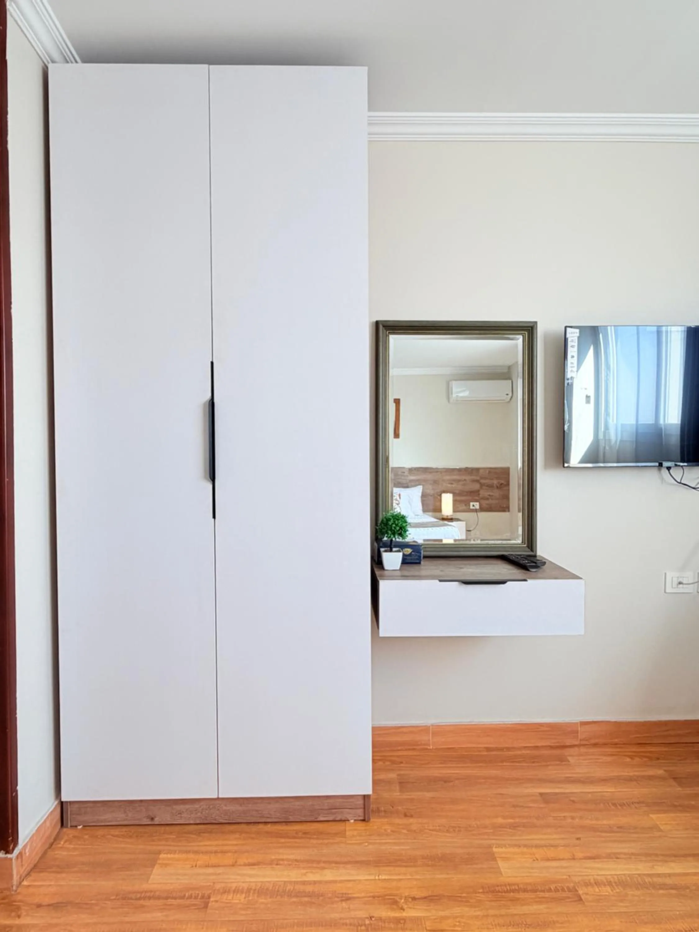 Eco green pyramids hotel