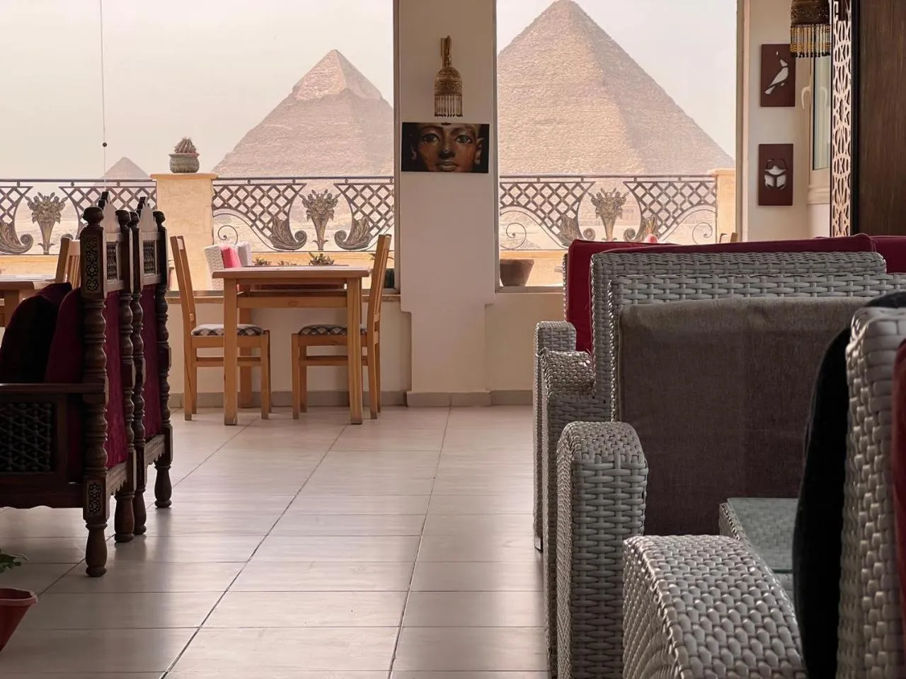 Restaurant/places to eat in Eco green pyramids hotel