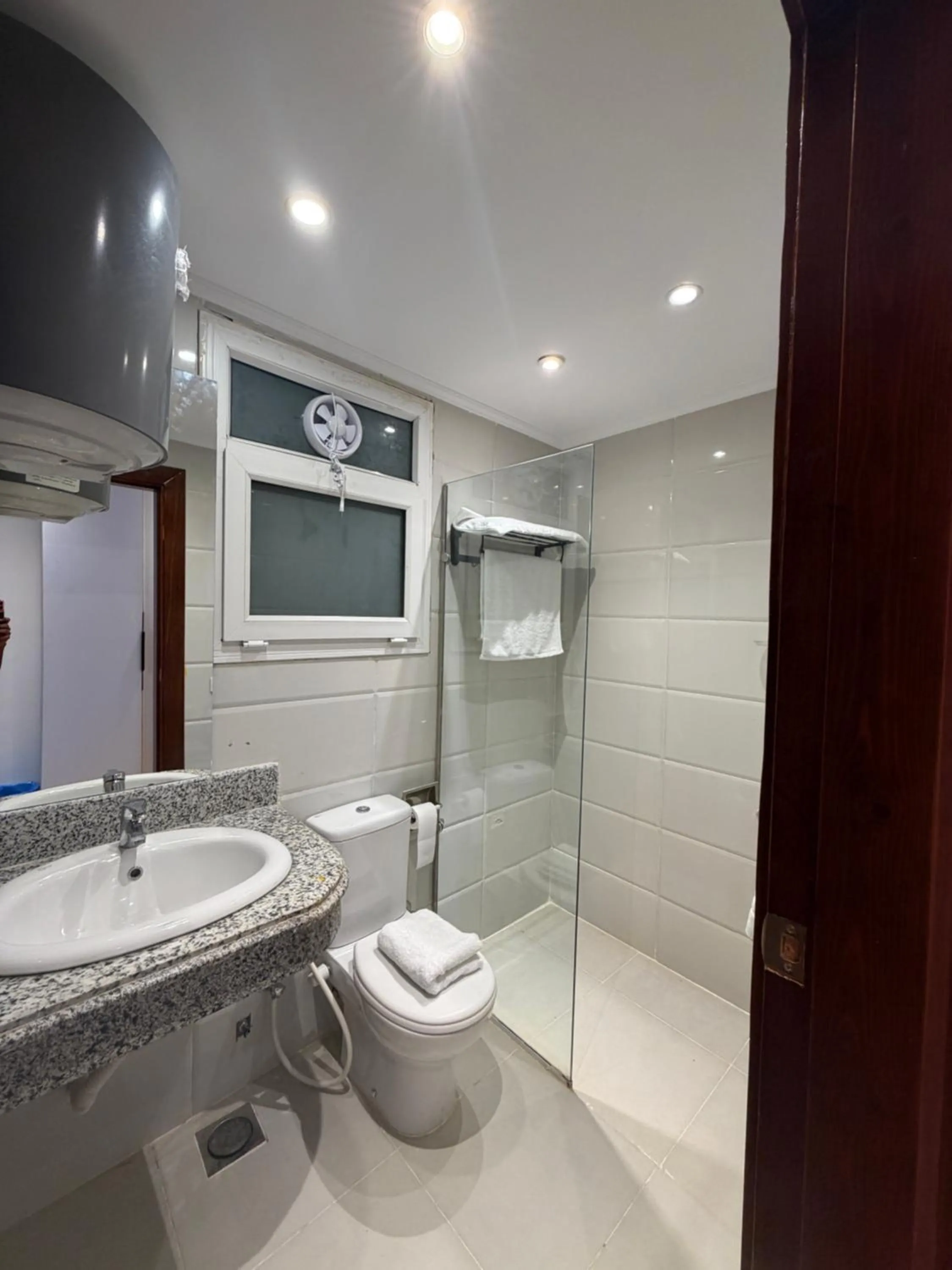 Eco green pyramids hotel