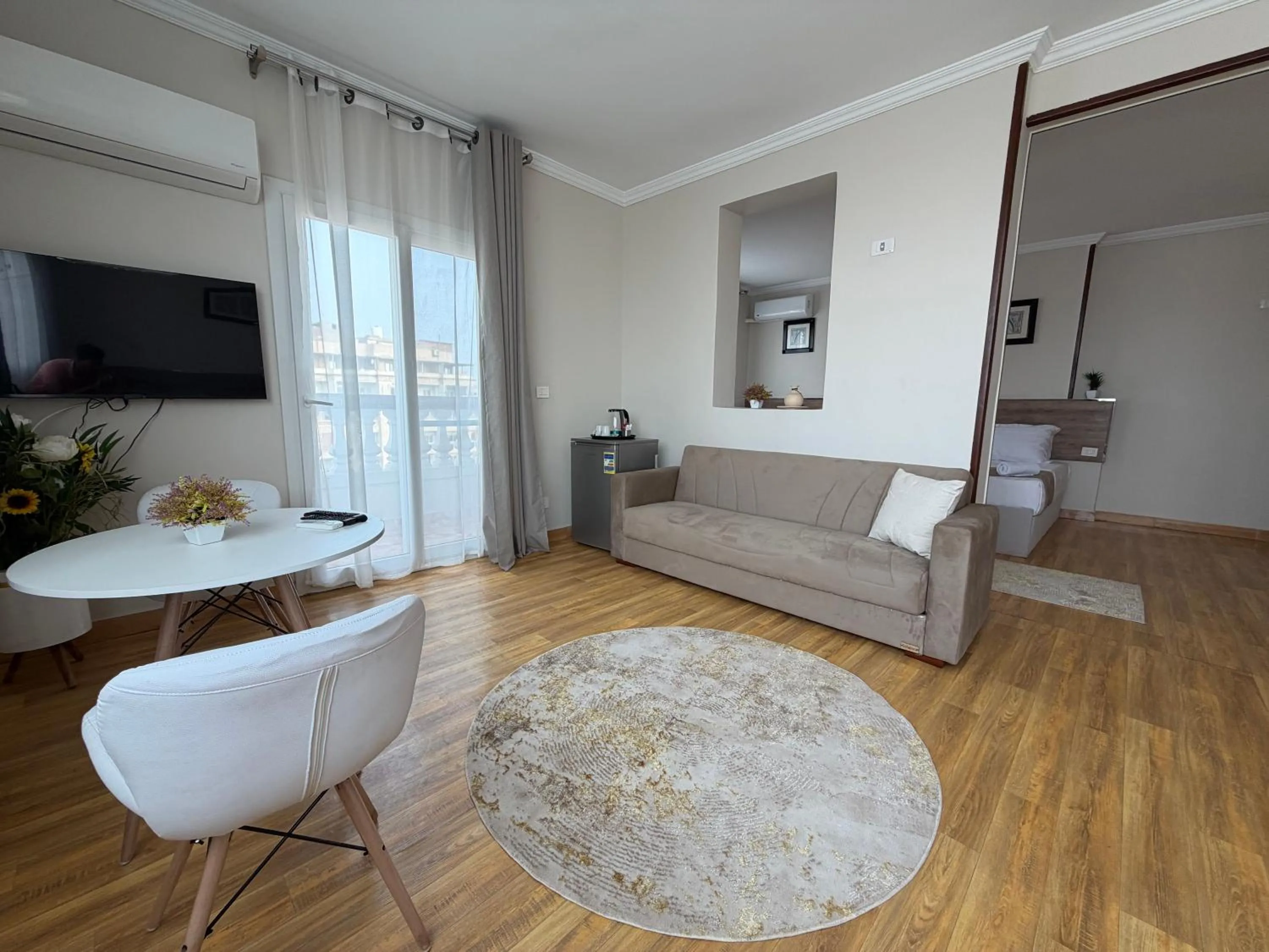 Eco green pyramids hotel