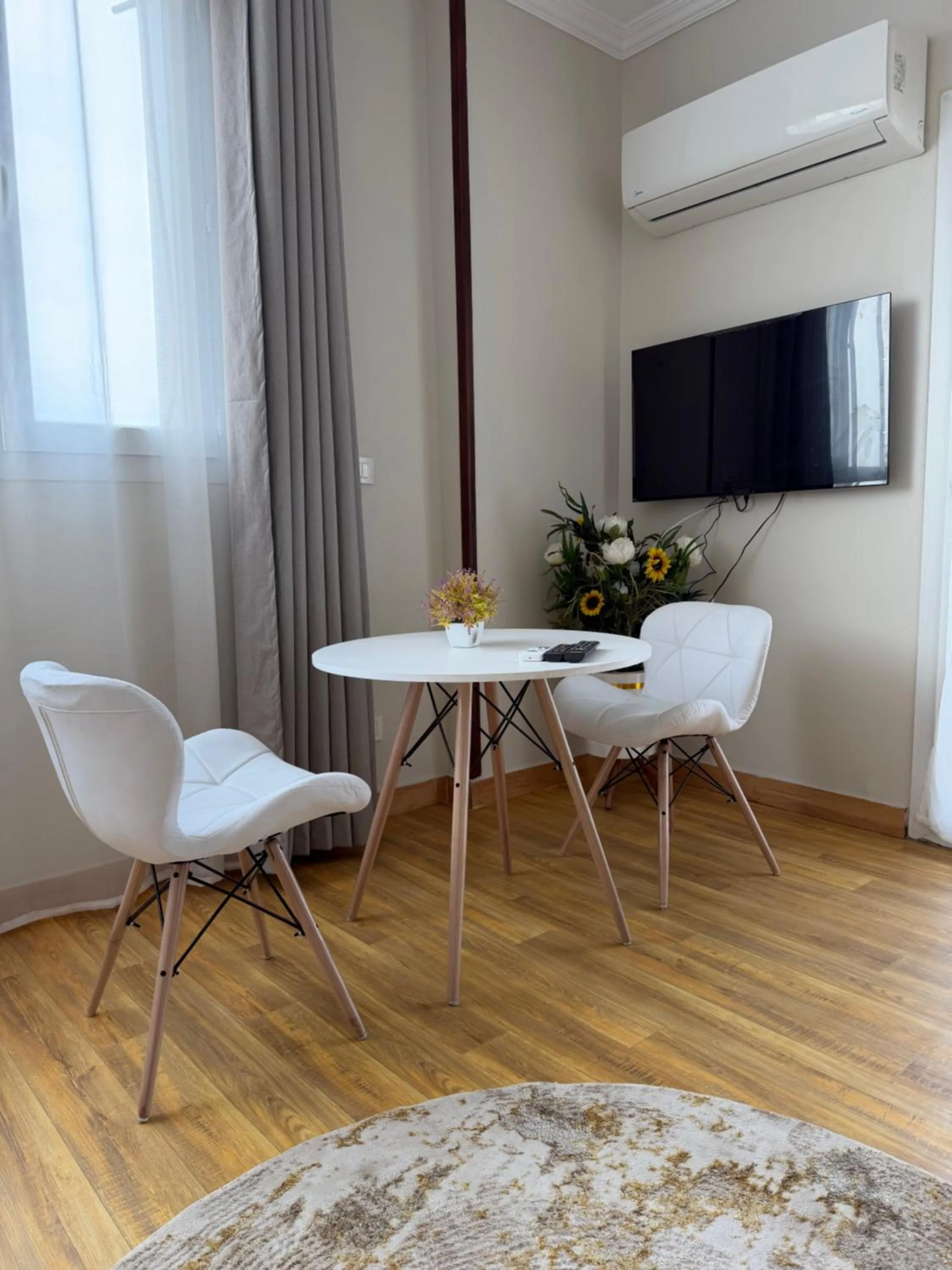 Eco green pyramids hotel