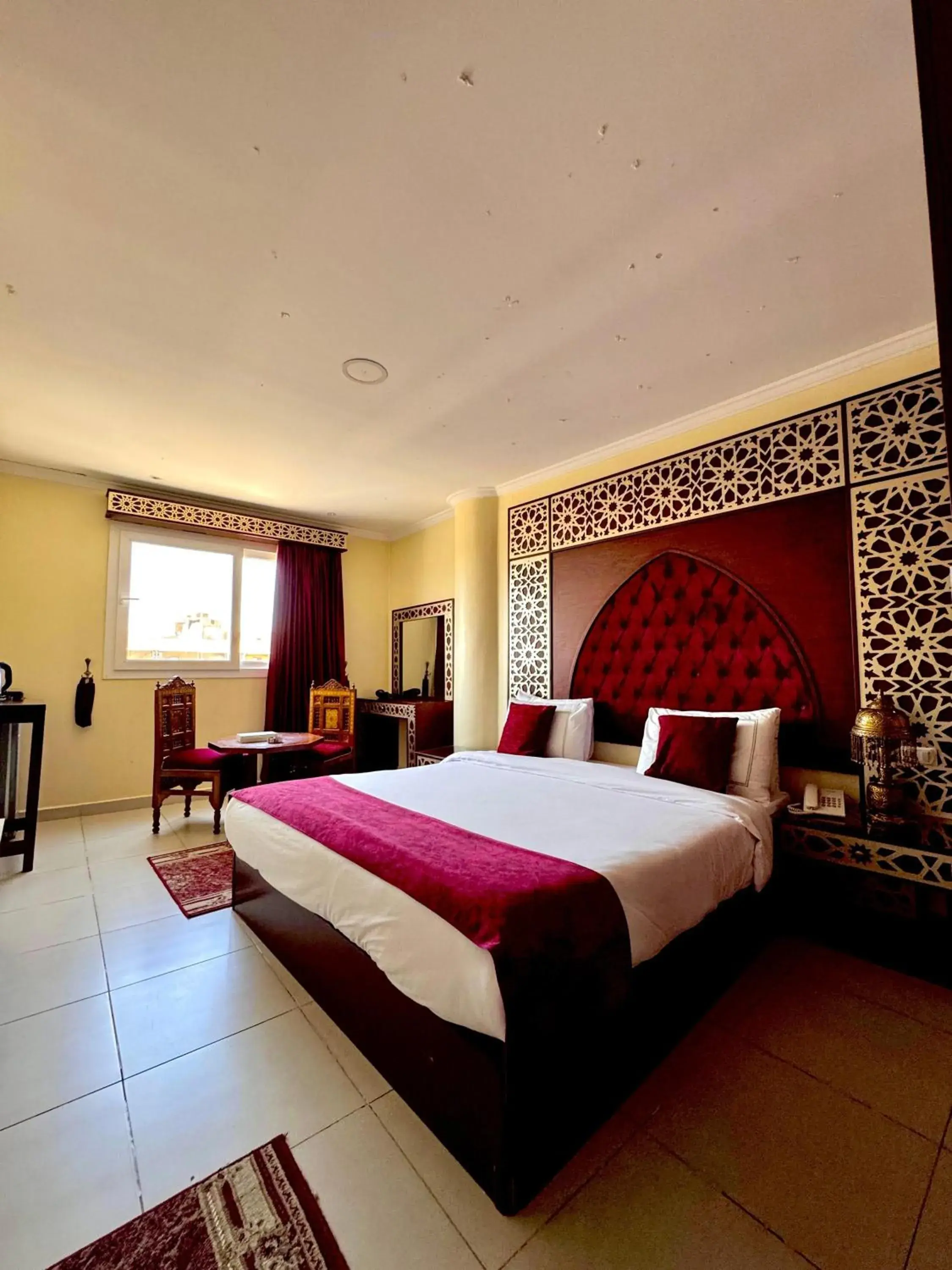 DELUXE DOUBLE ROOM TWIN BED CITY VIEW (BALCONY) in PYRAMIDS TOWER Inn DELUXE DOUBLE ROOM TWIN BED CITY VIEW (BALCONY) in PYRAMIDS TOWER Inn