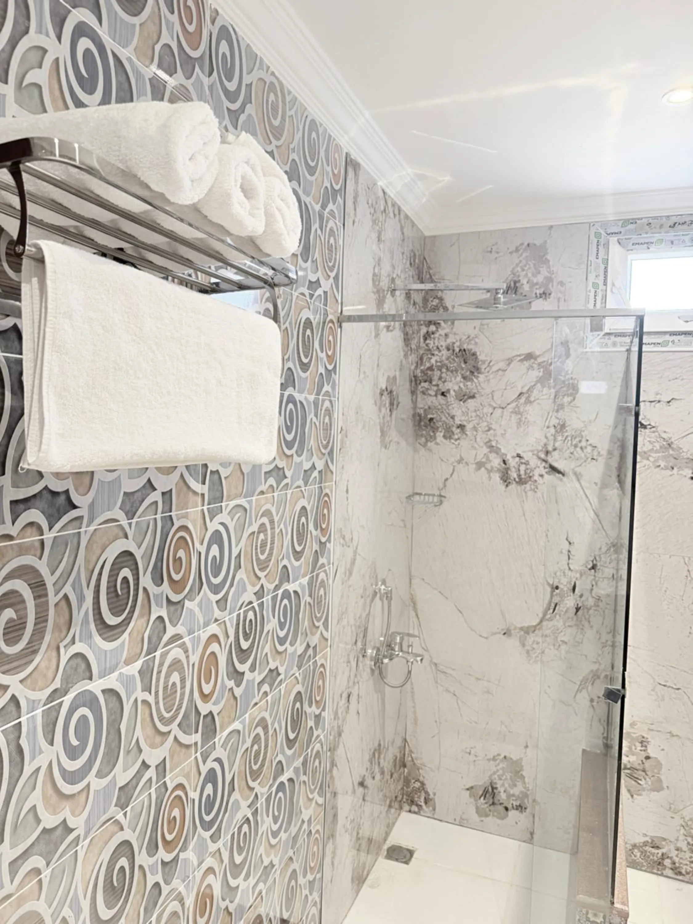 Eco green pyramids hotel