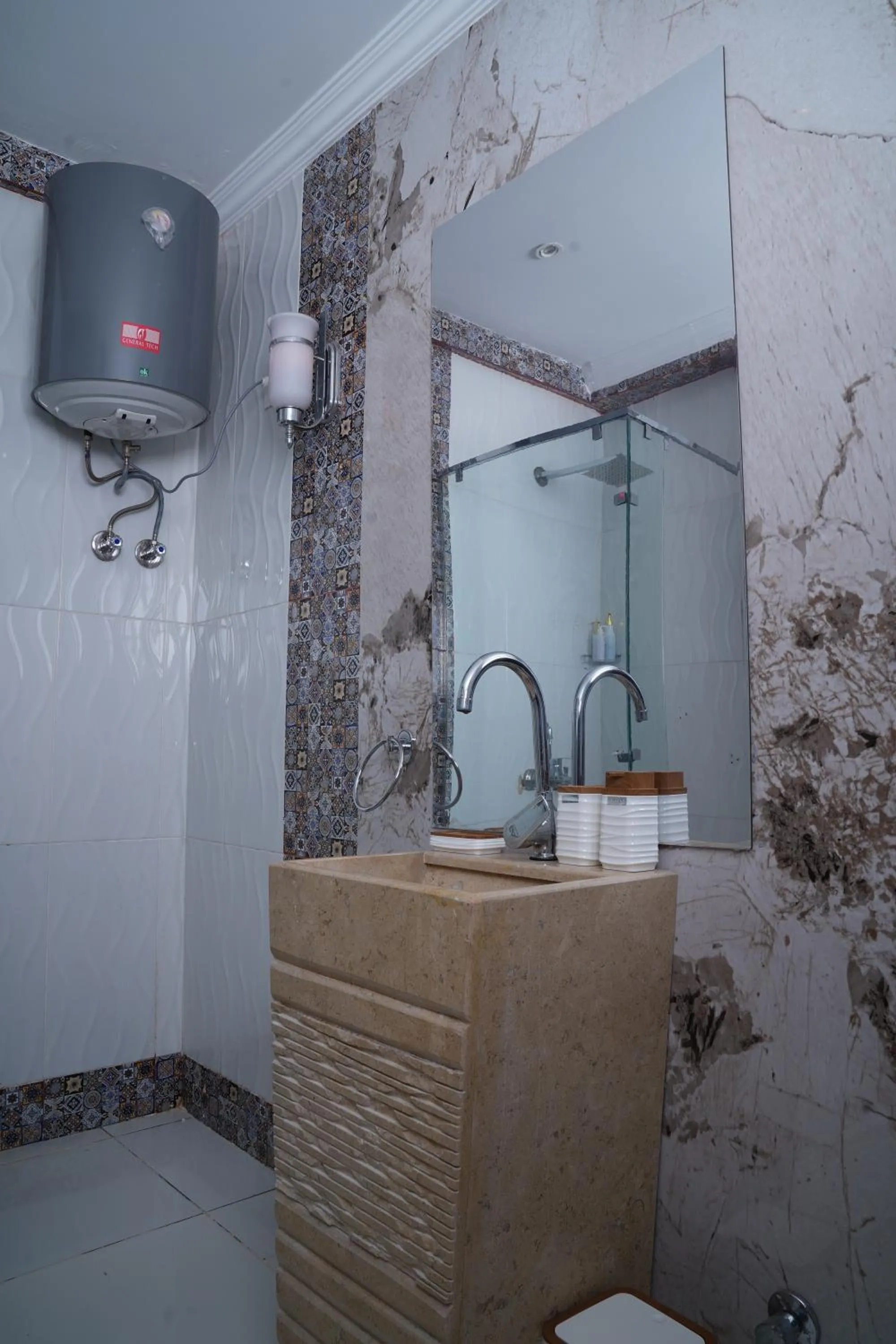 Eco green pyramids hotel