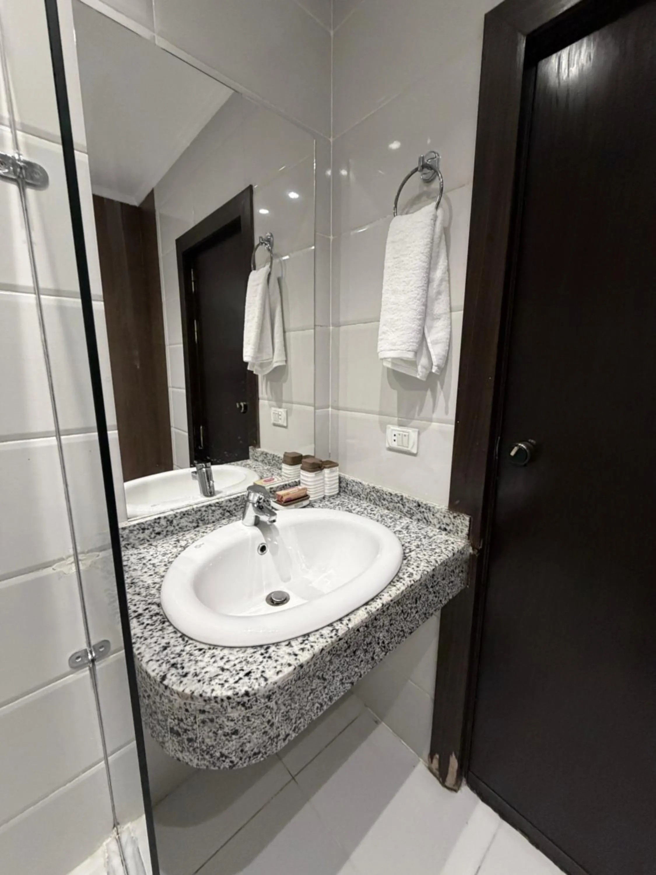 Eco green pyramids hotel