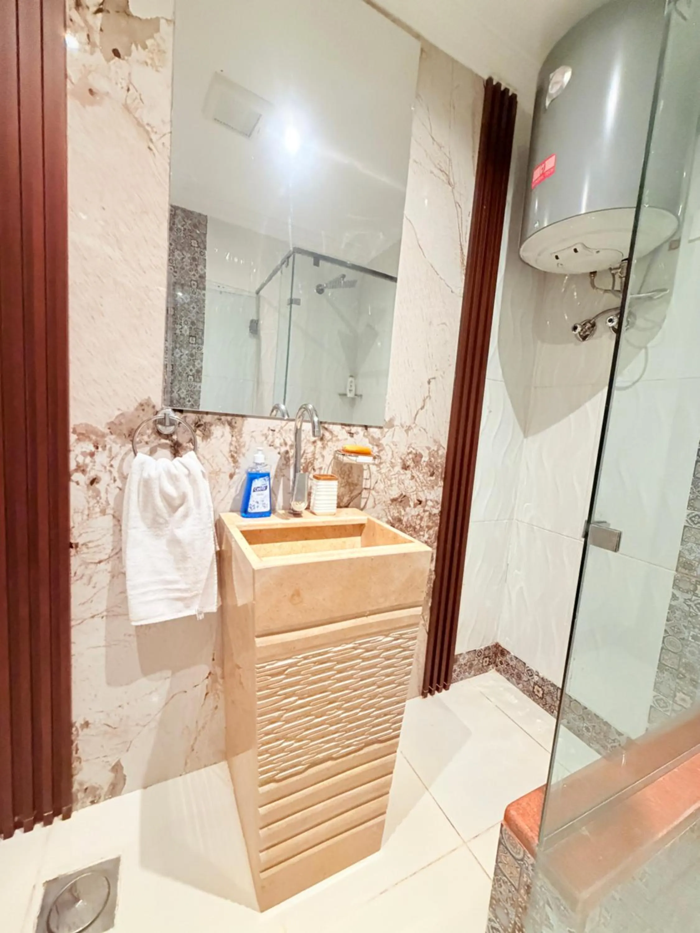 Eco green pyramids hotel