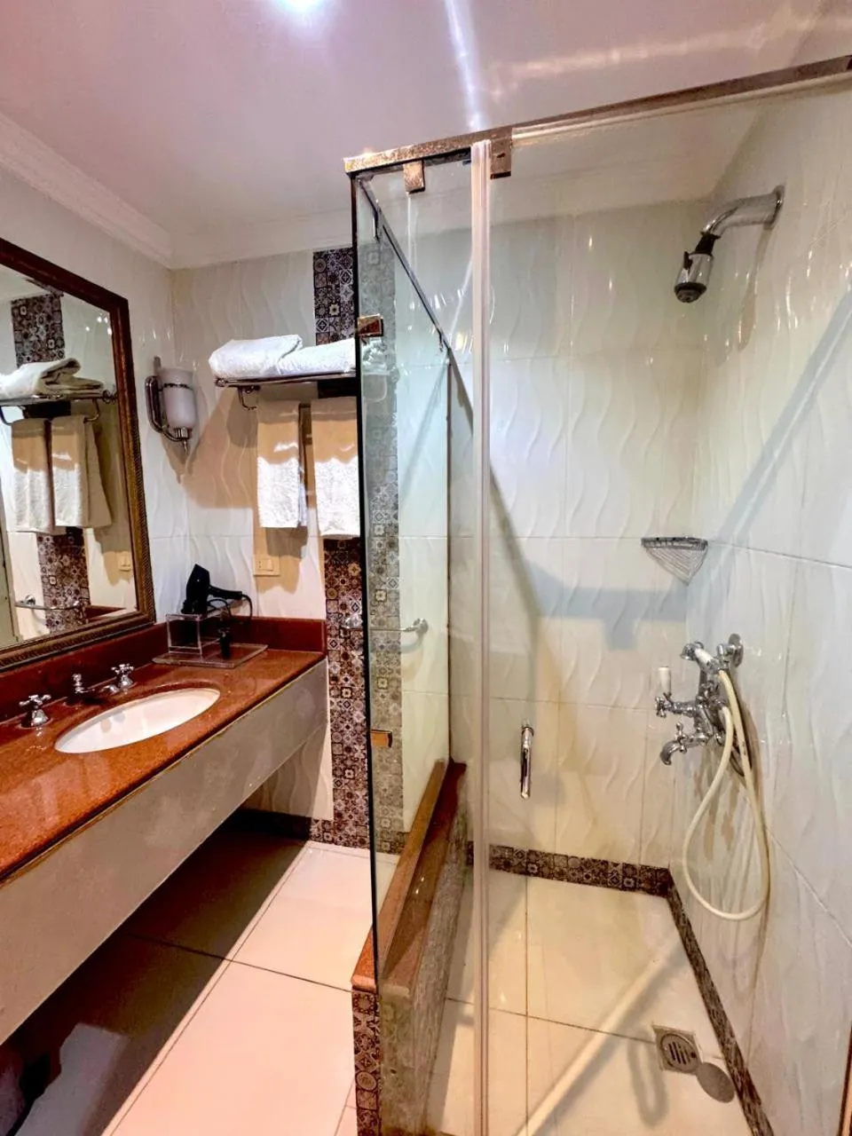 Shower in PYRAMIDS TOWER Inn